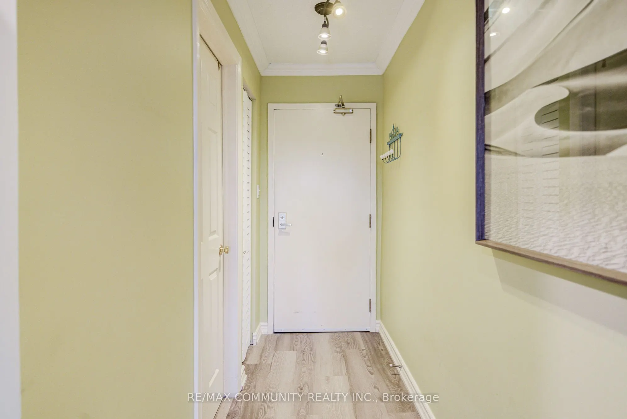 191 Lake Driveway W, #201