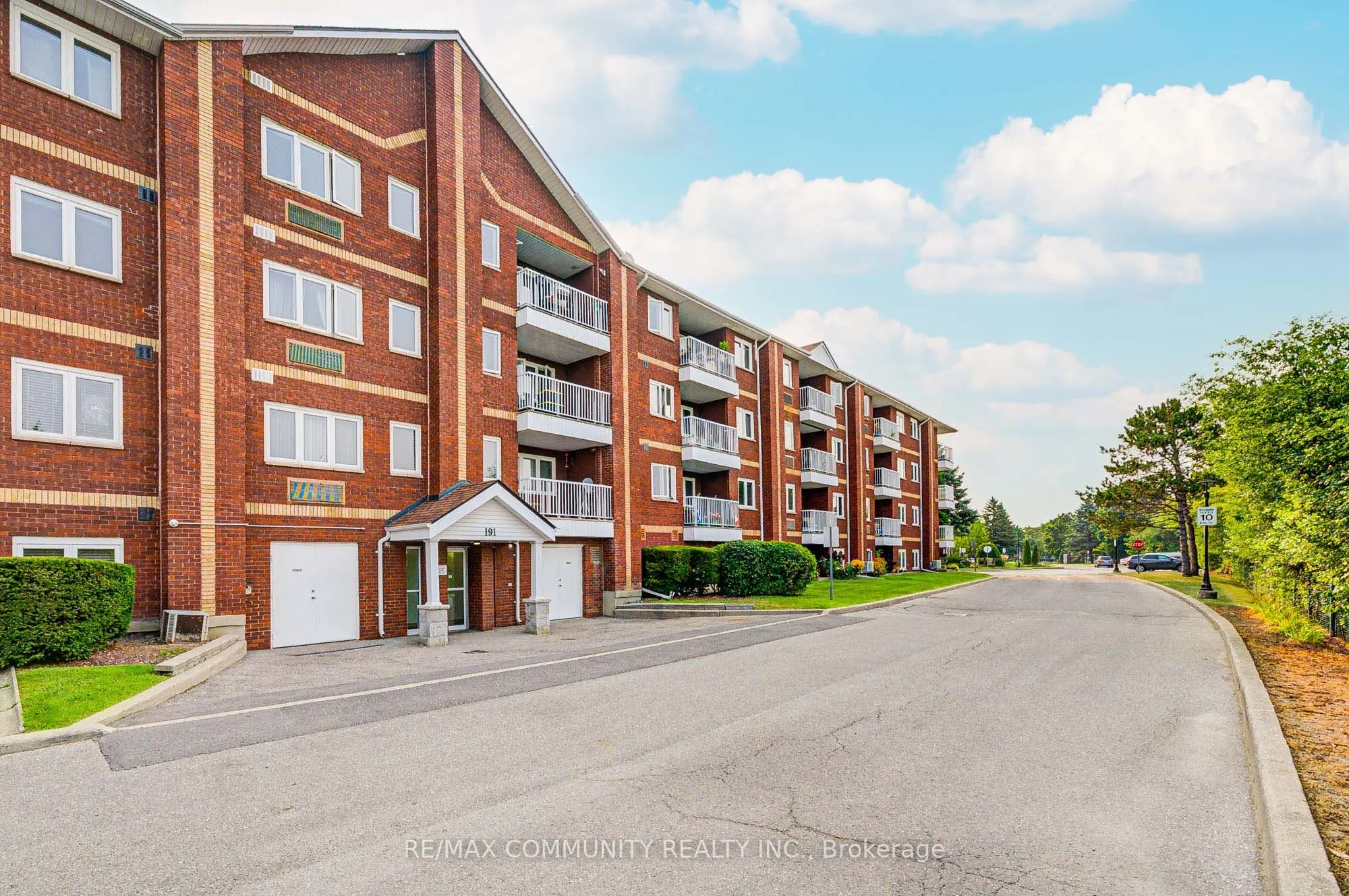 191 Lake Driveway W, #201