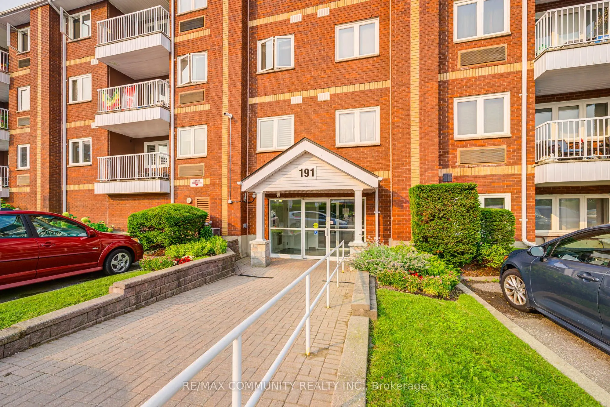 191 Lake Driveway W, #201