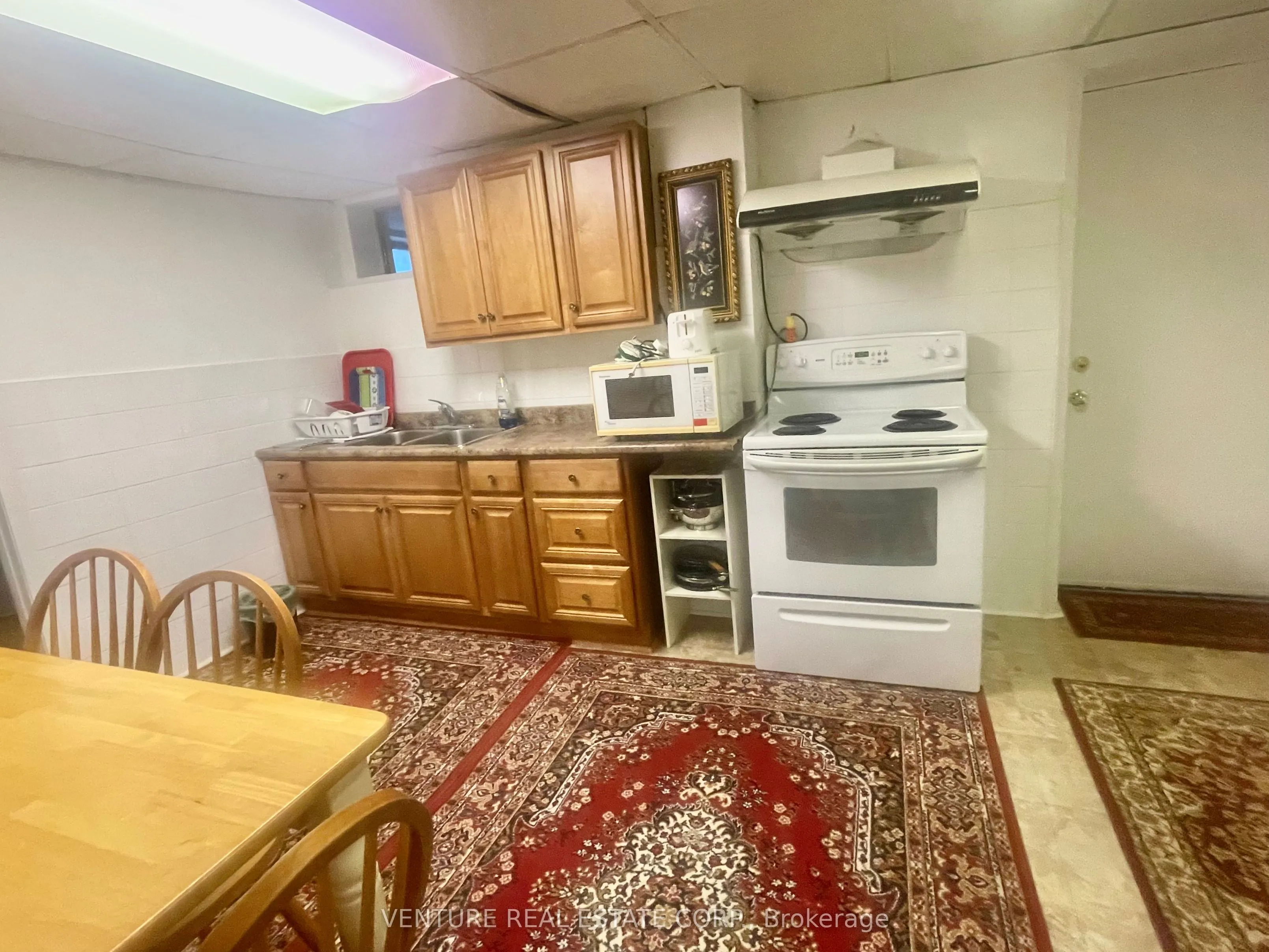 886 Danforth Road