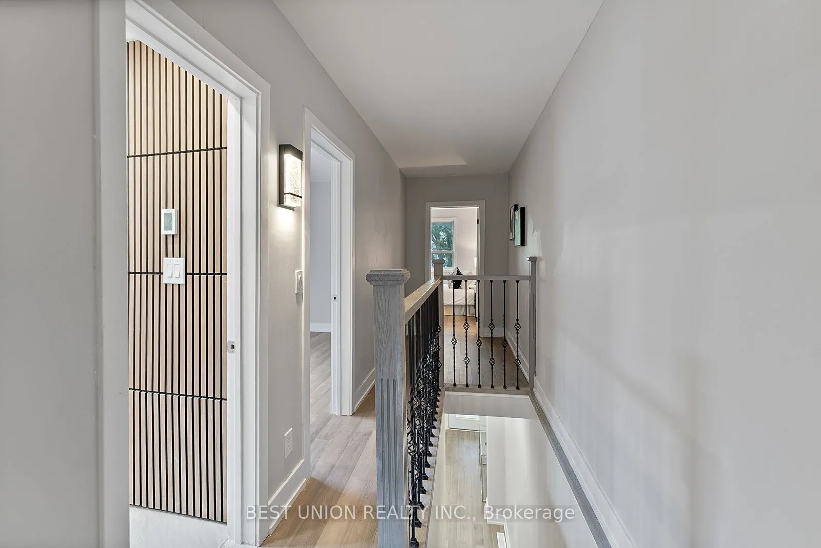 898 Greenwood Avenue W