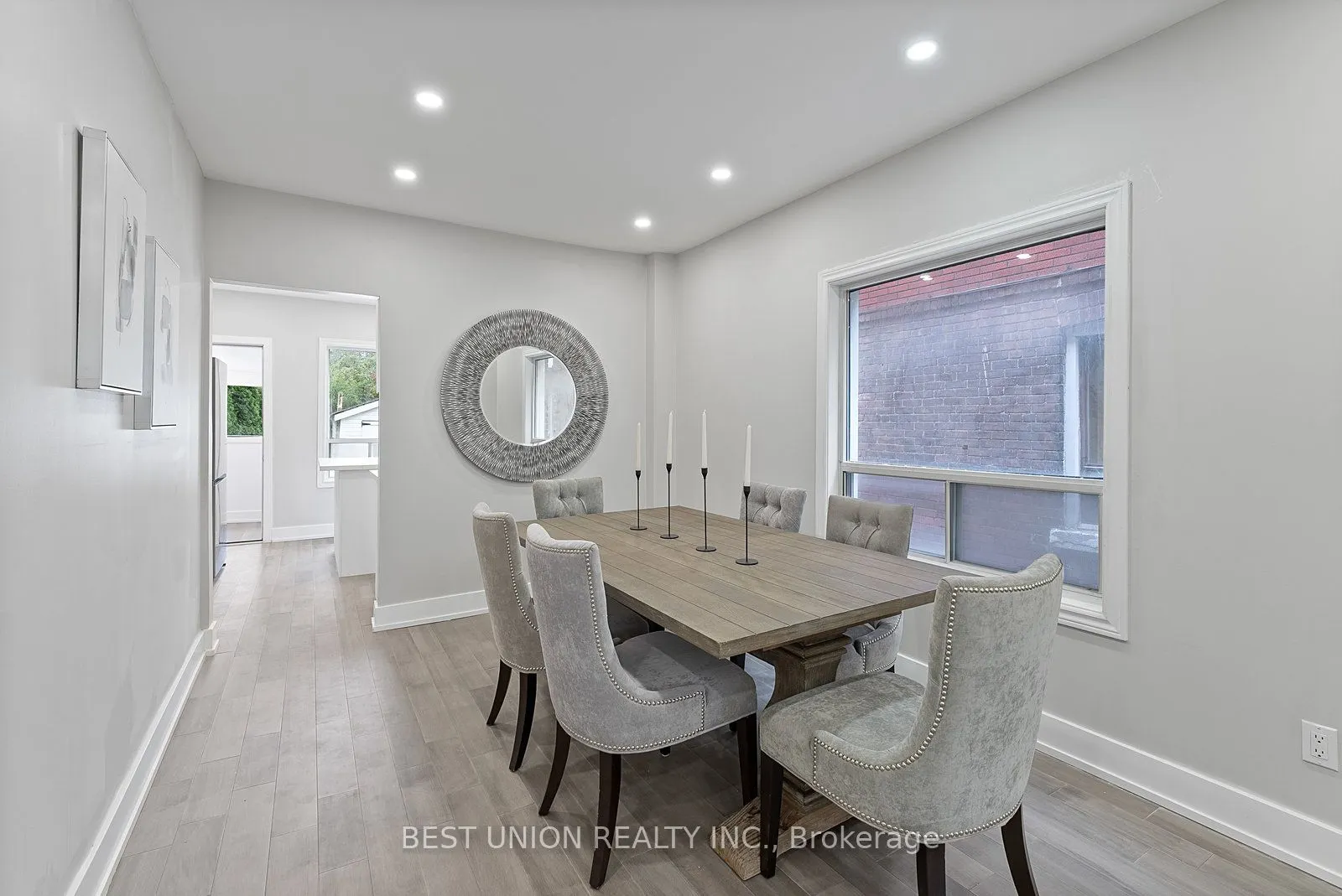 898 Greenwood Avenue W
