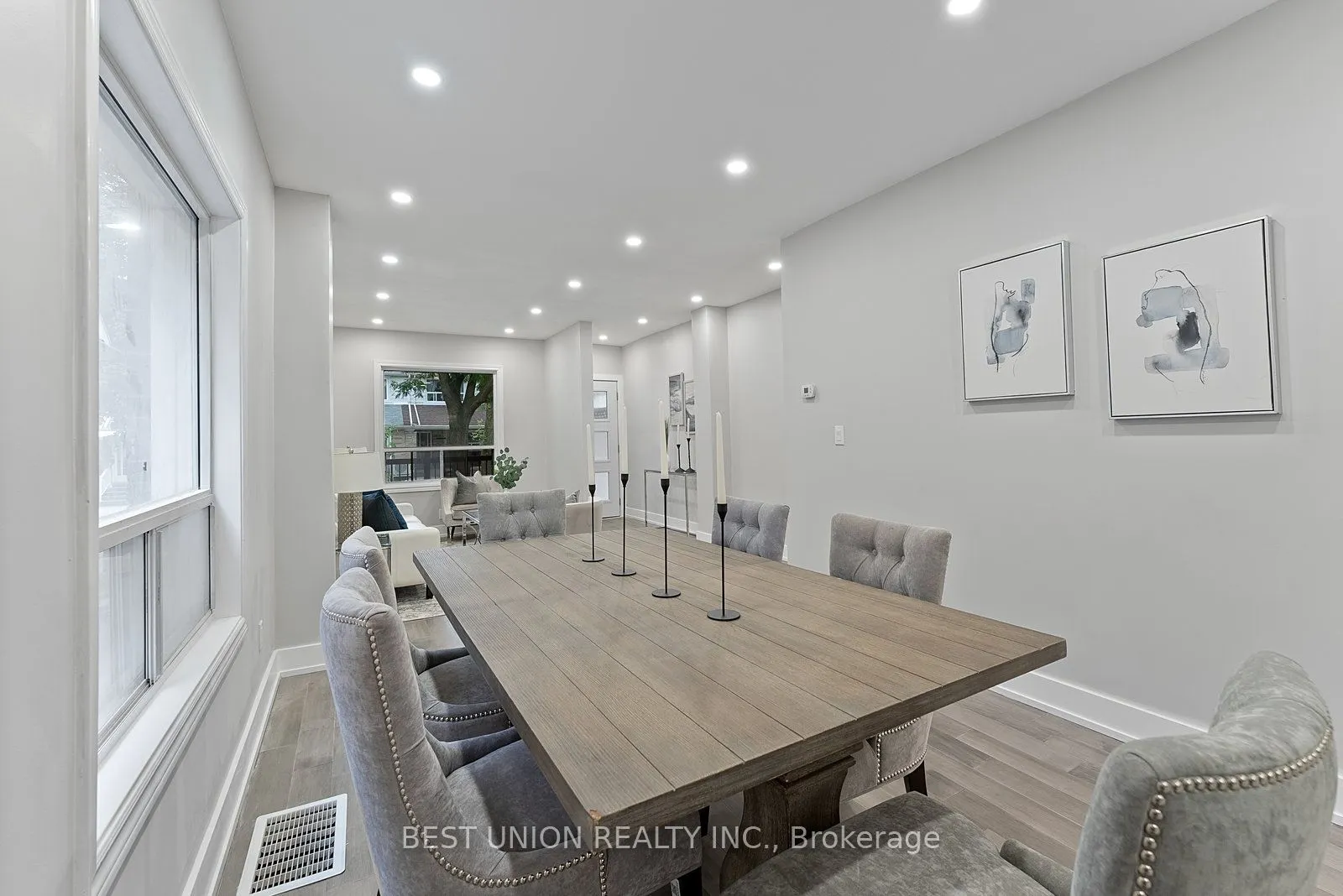 898 Greenwood Avenue W