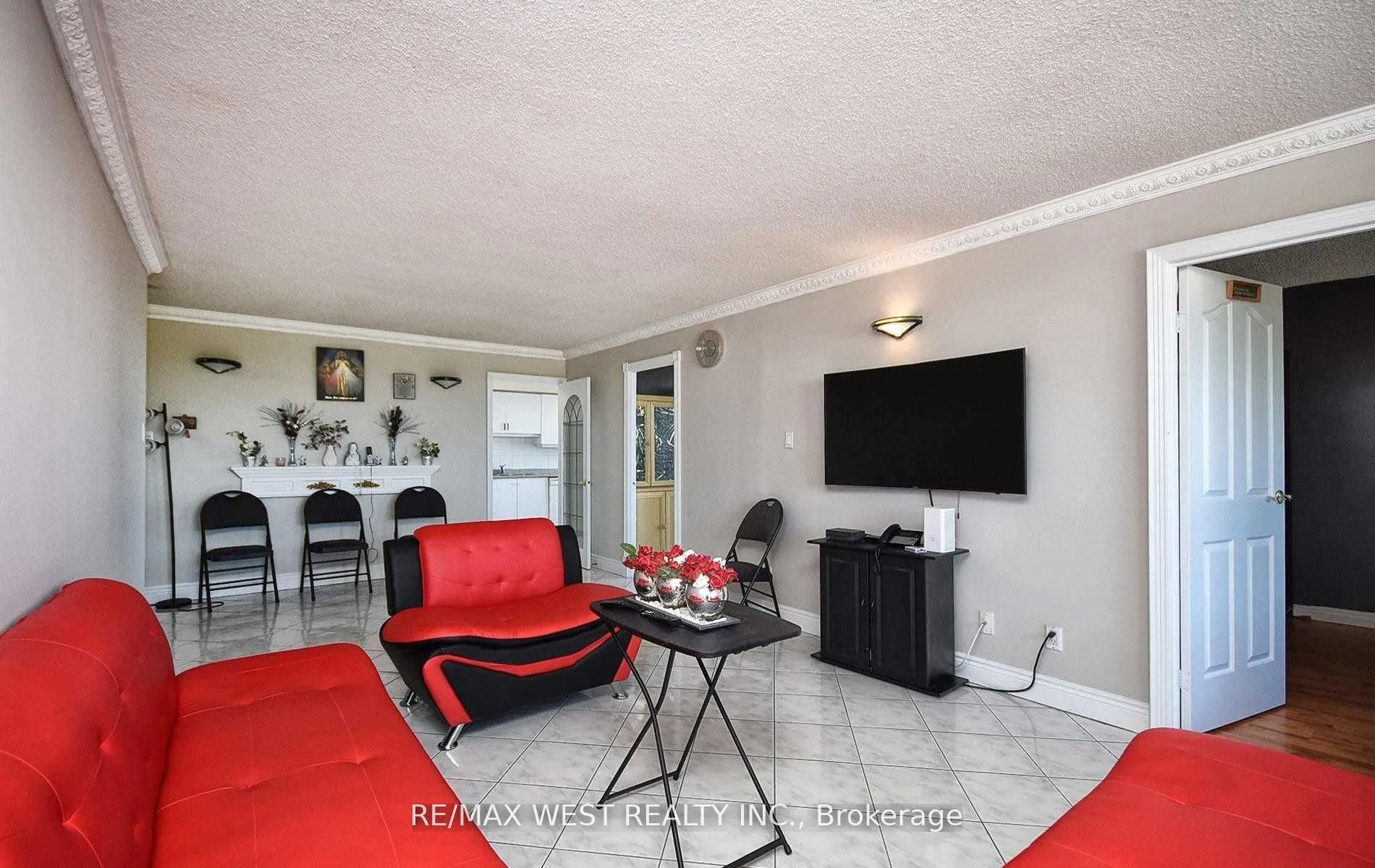 1 Reidmount Avenue, #706