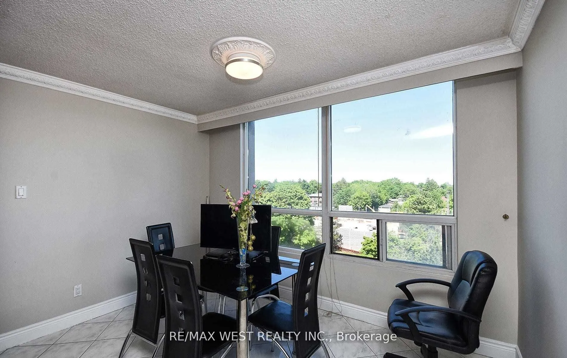 1 Reidmount Avenue, #706
