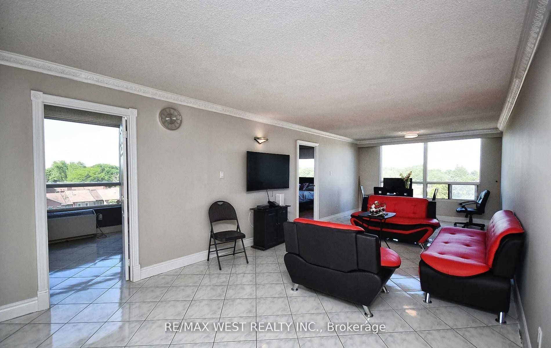 1 Reidmount Avenue, #706