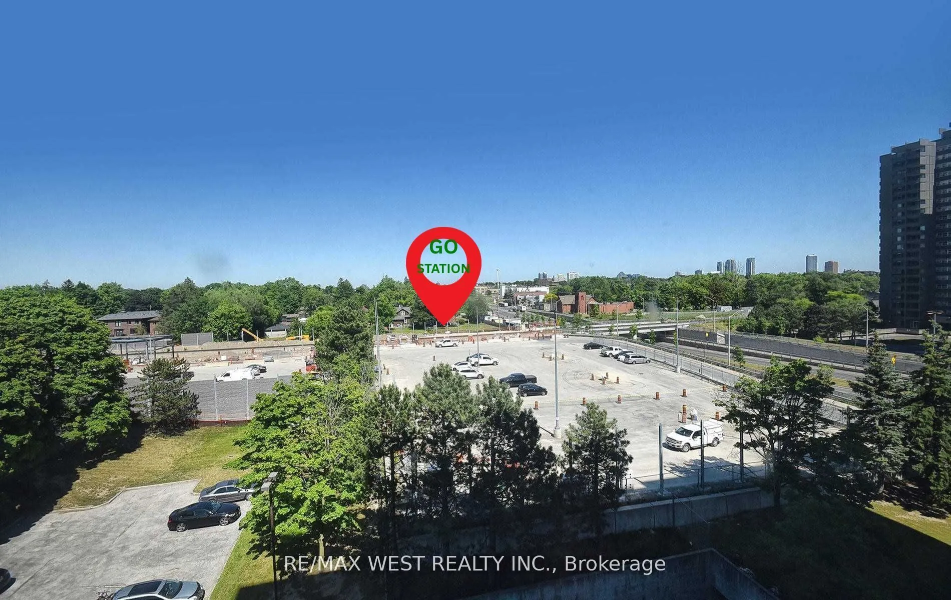 1 Reidmount Avenue, #706