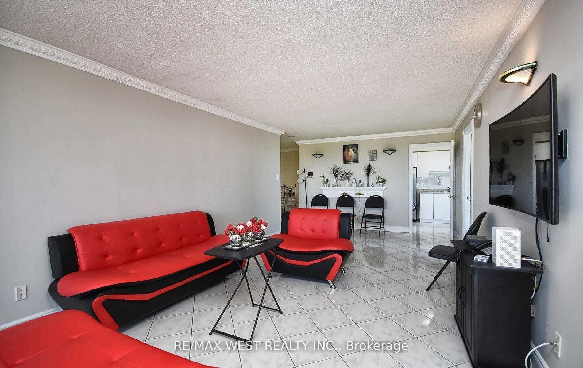 1 Reidmount Avenue, #706