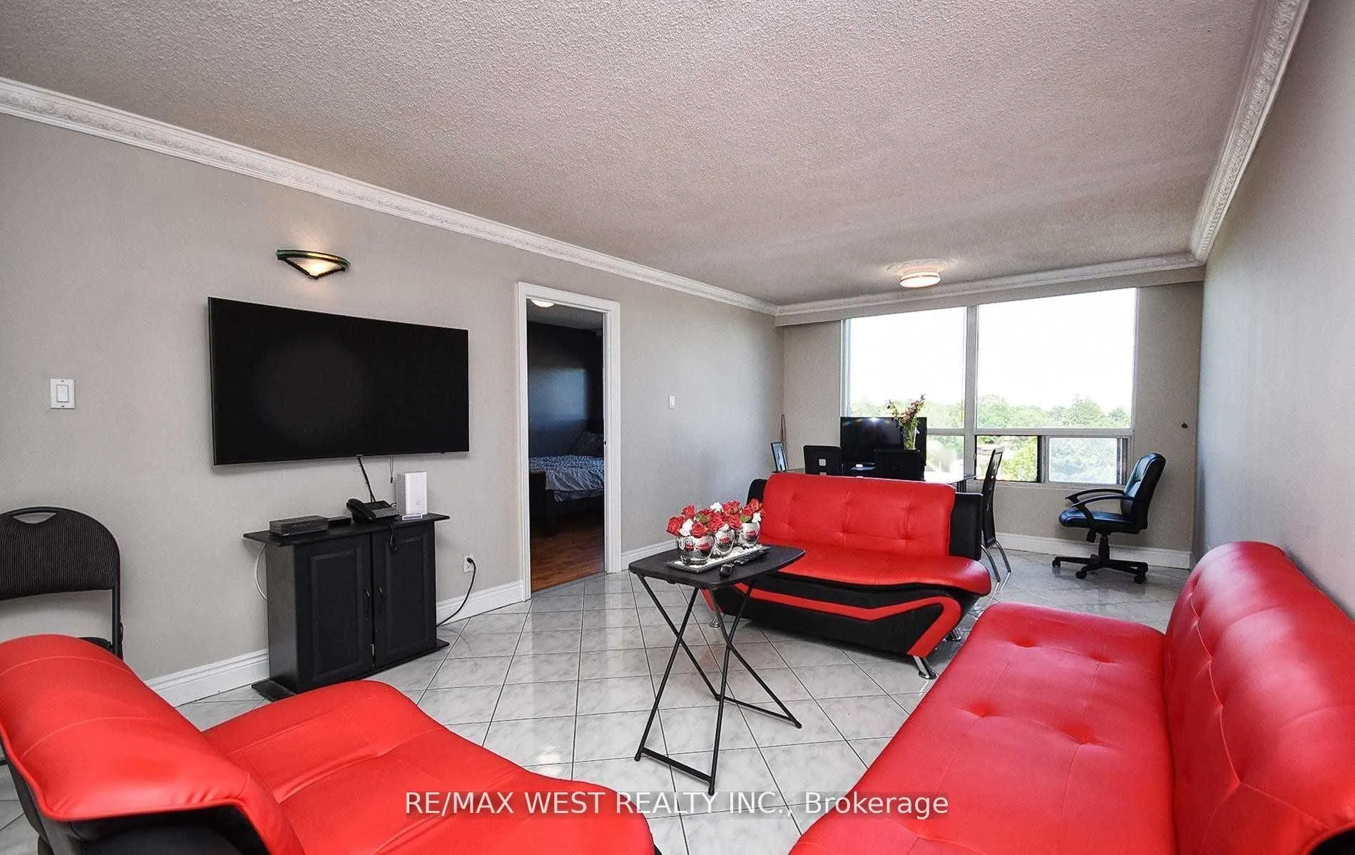 1 Reidmount Avenue, #706