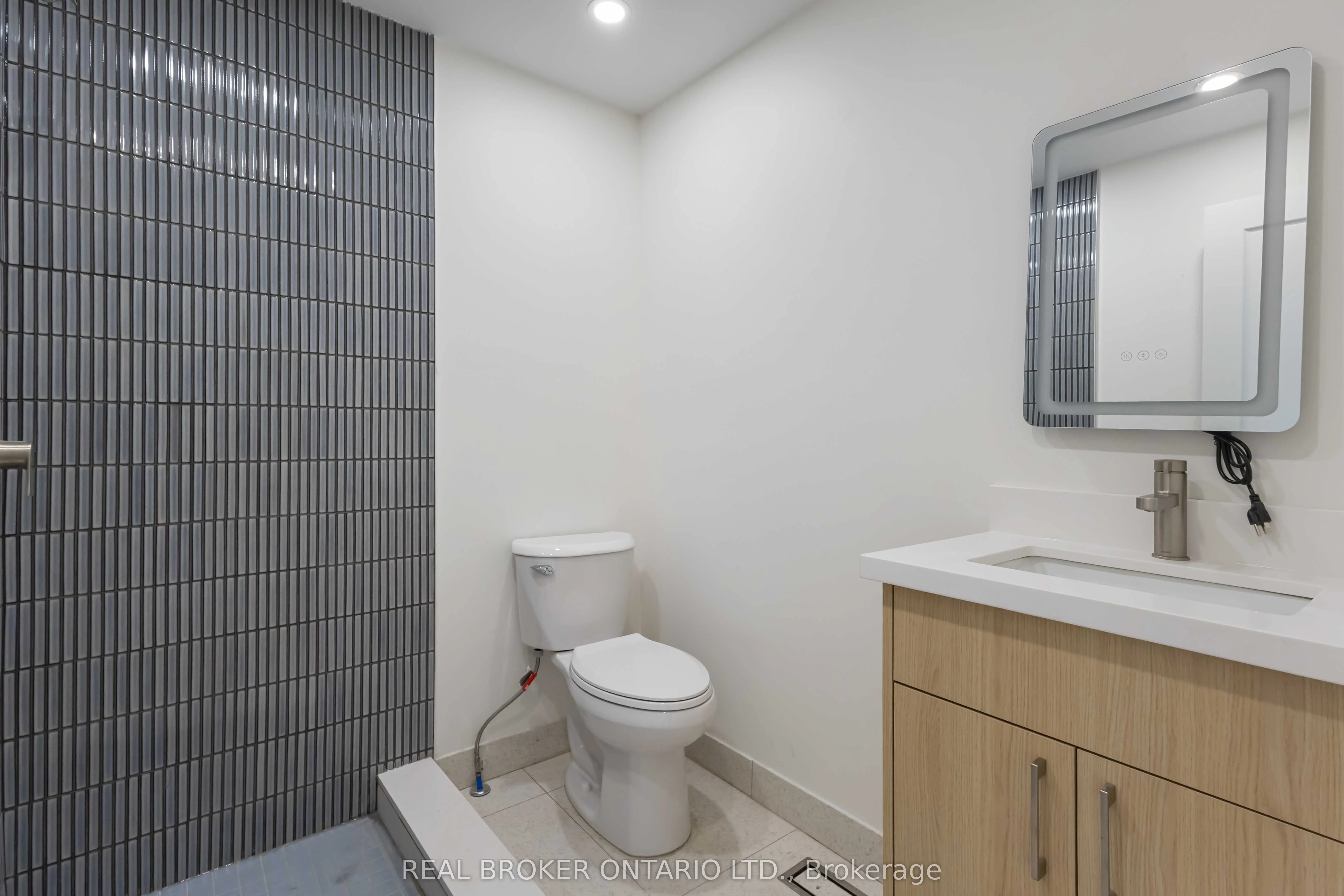 72 Jones Avenue, #Unit R