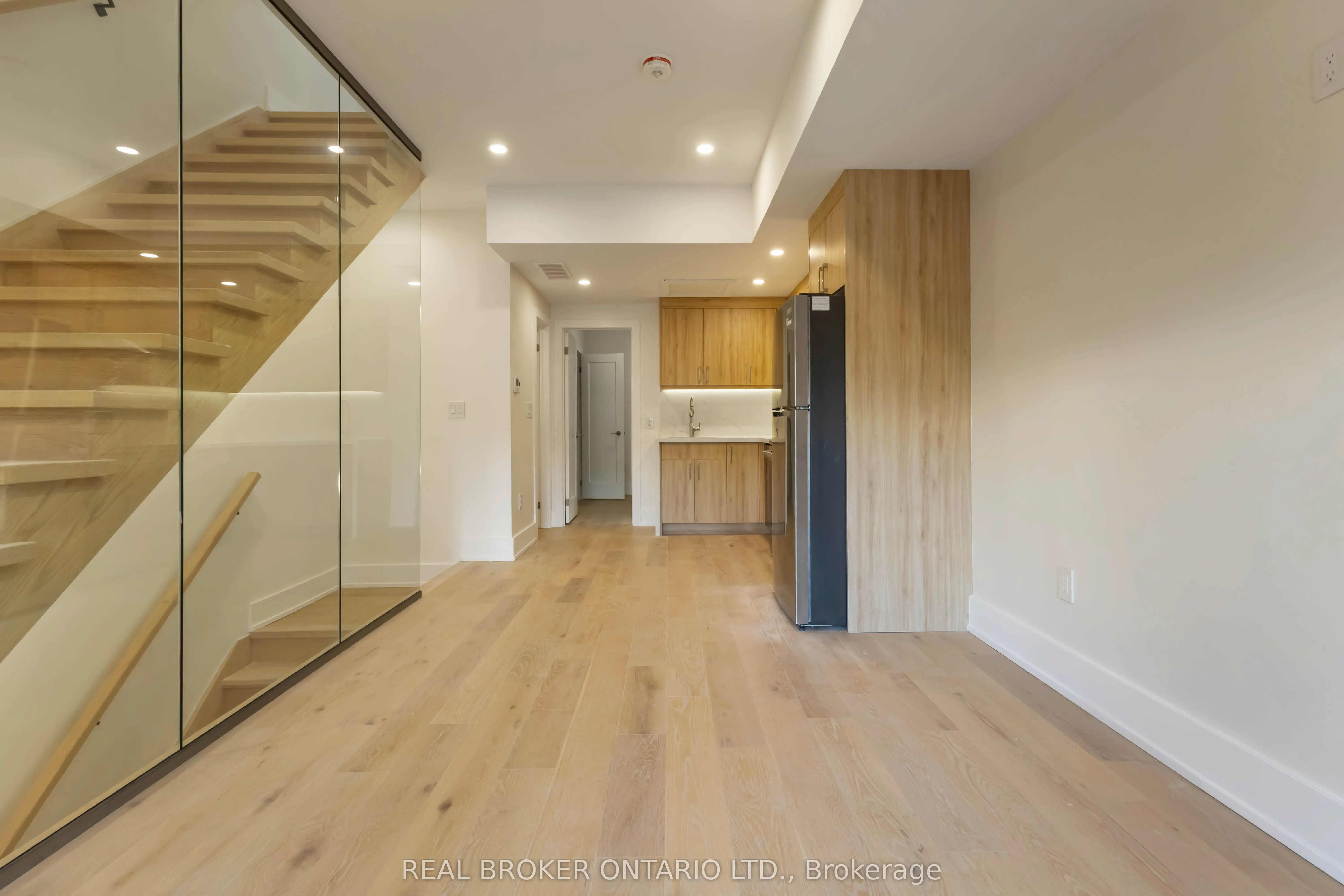 72 Jones Avenue, #Unit R