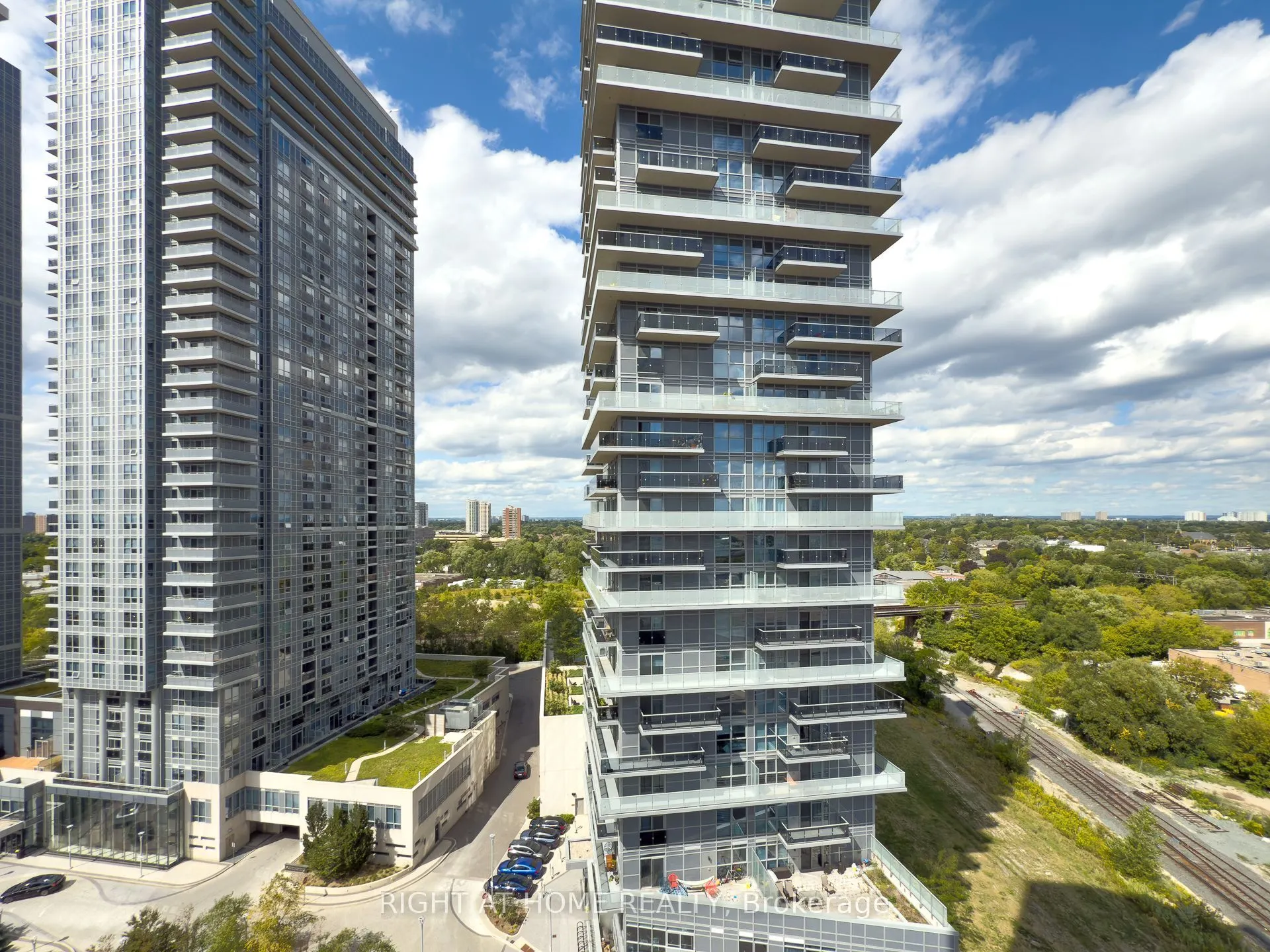 181 Village Green Square, #1419