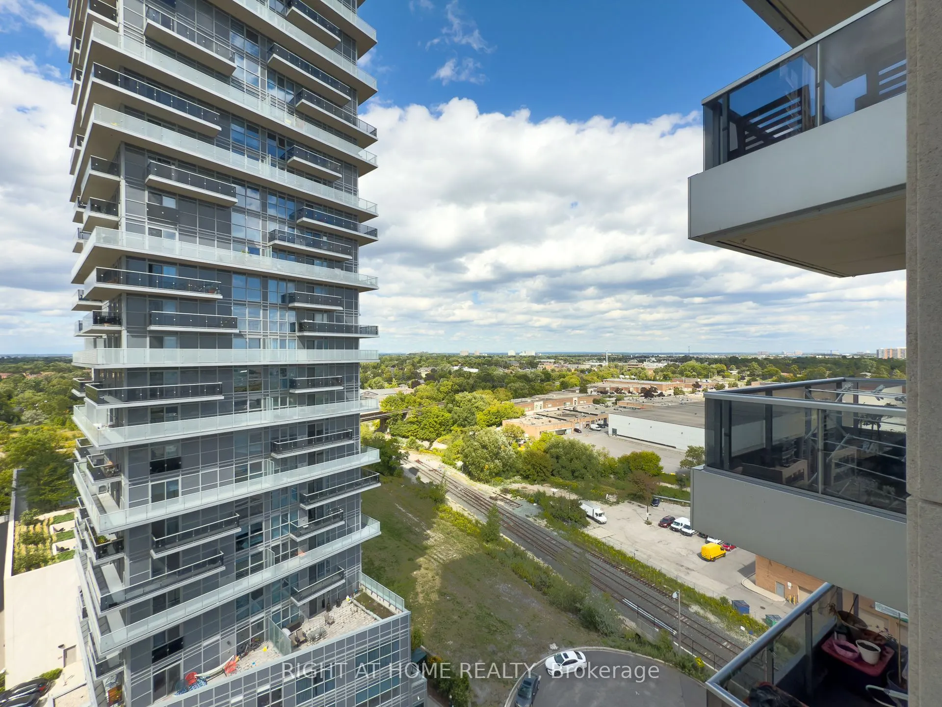 181 Village Green Square, #1419