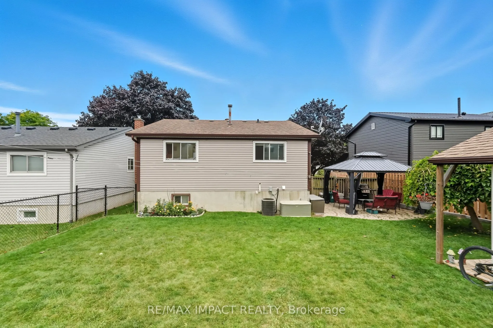 25 Roser Crescent