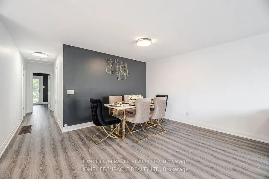 81 Pettibone Square