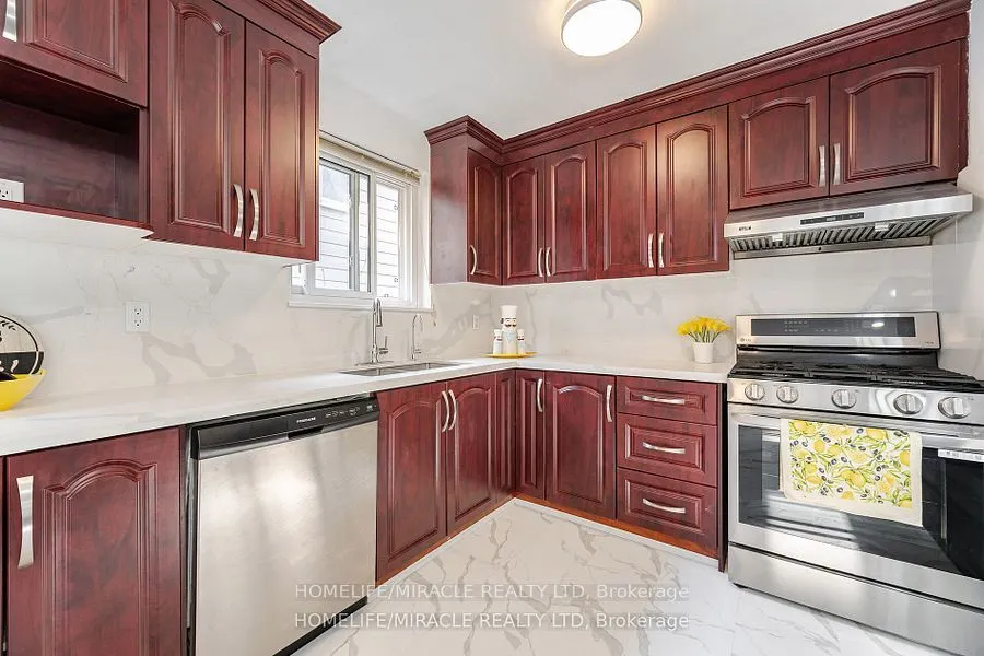 81 Pettibone Square