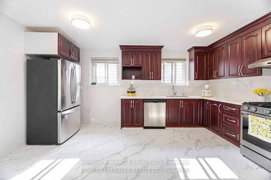 81 Pettibone Square