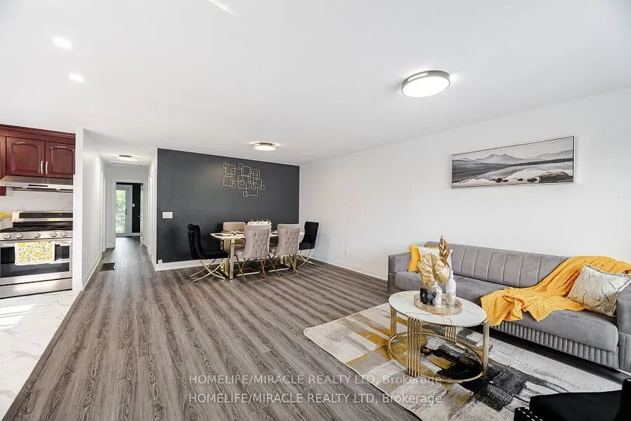 81 Pettibone Square