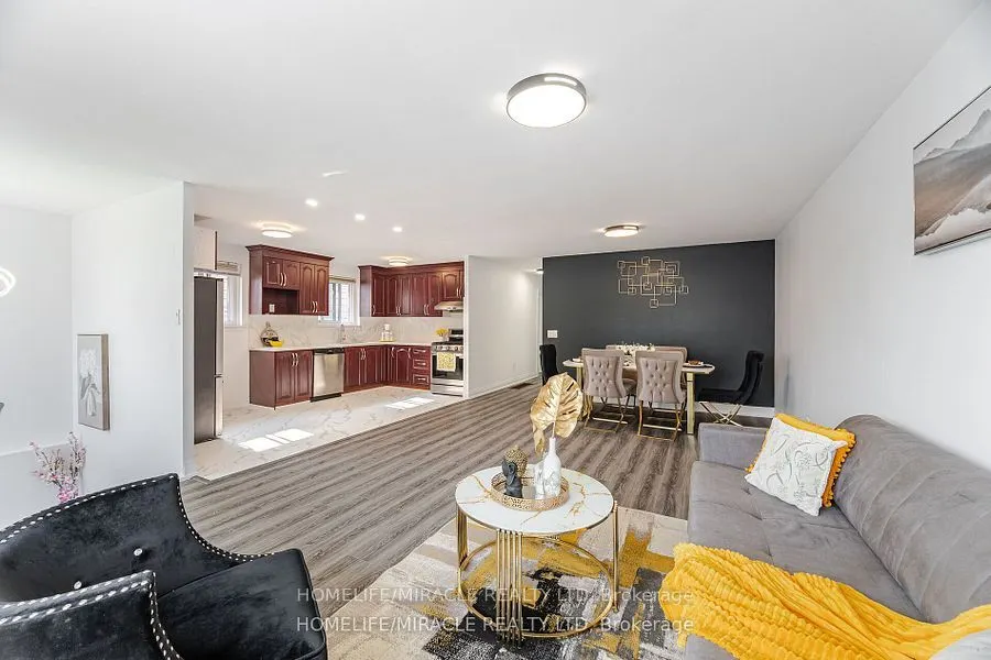 81 Pettibone Square