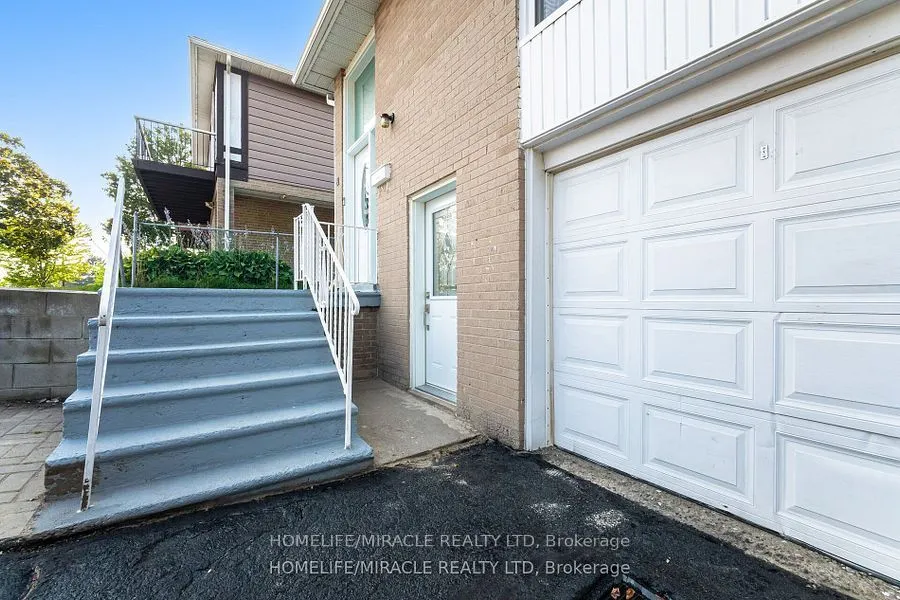 81 Pettibone Square