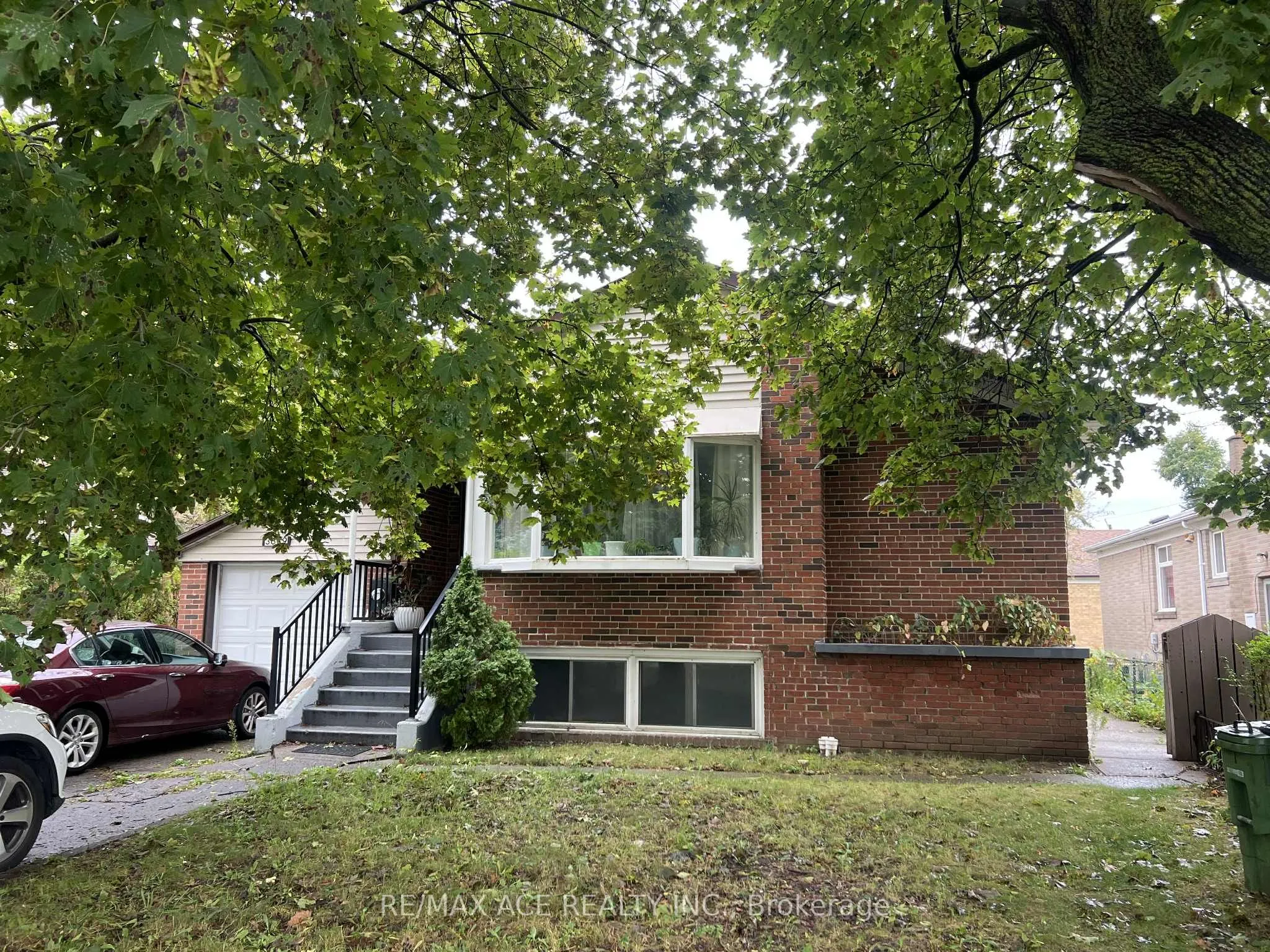 3689 St Clair Avenue E, #Bsmt