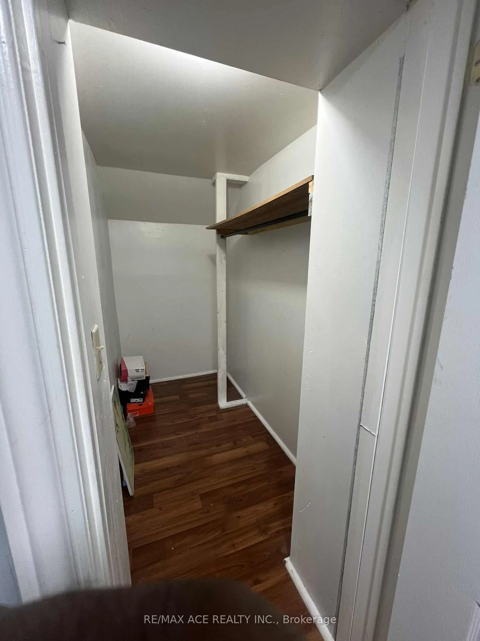 3689 St Clair Avenue E, #Bsmt