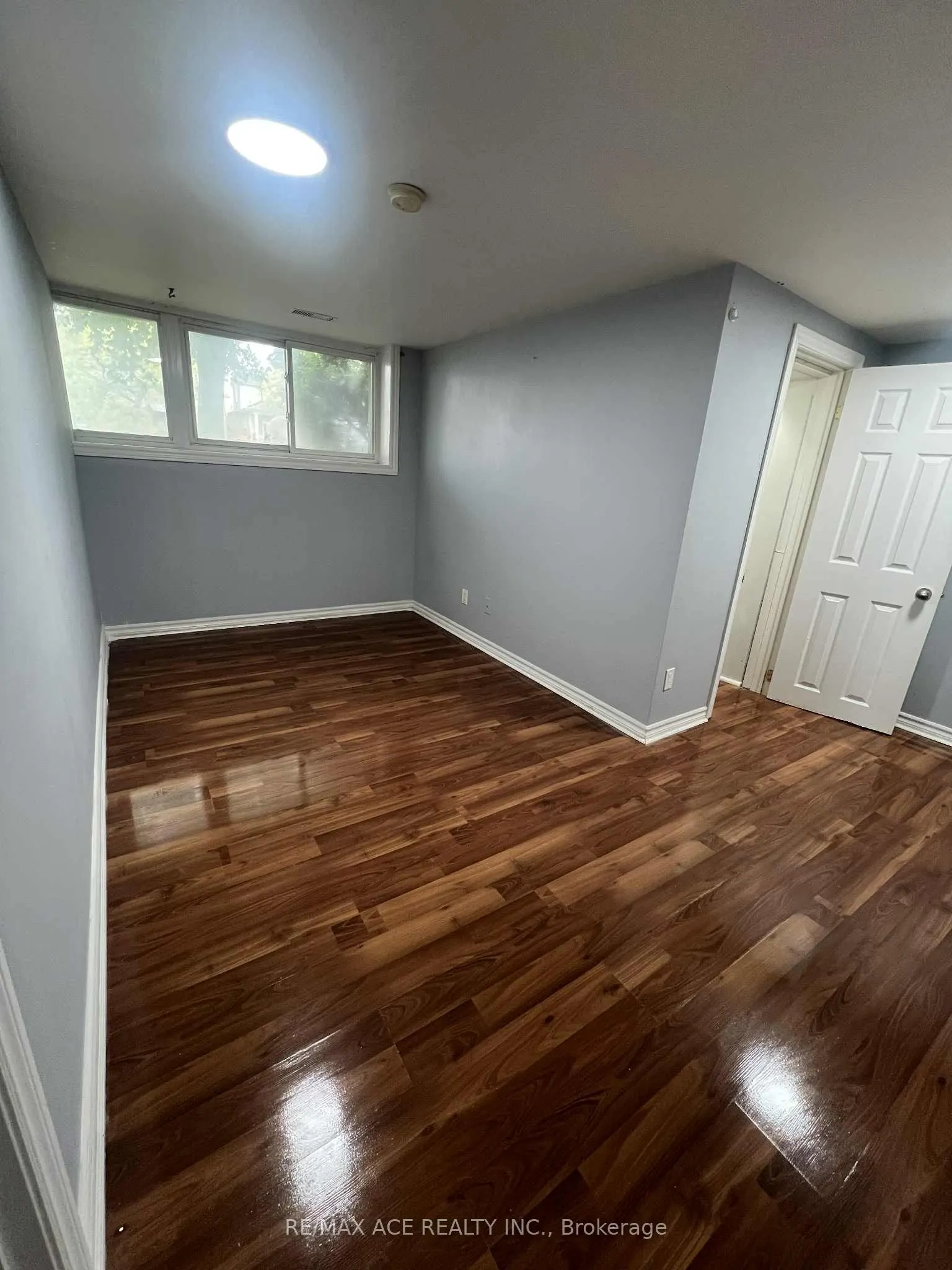 3689 St Clair Avenue E, #Bsmt