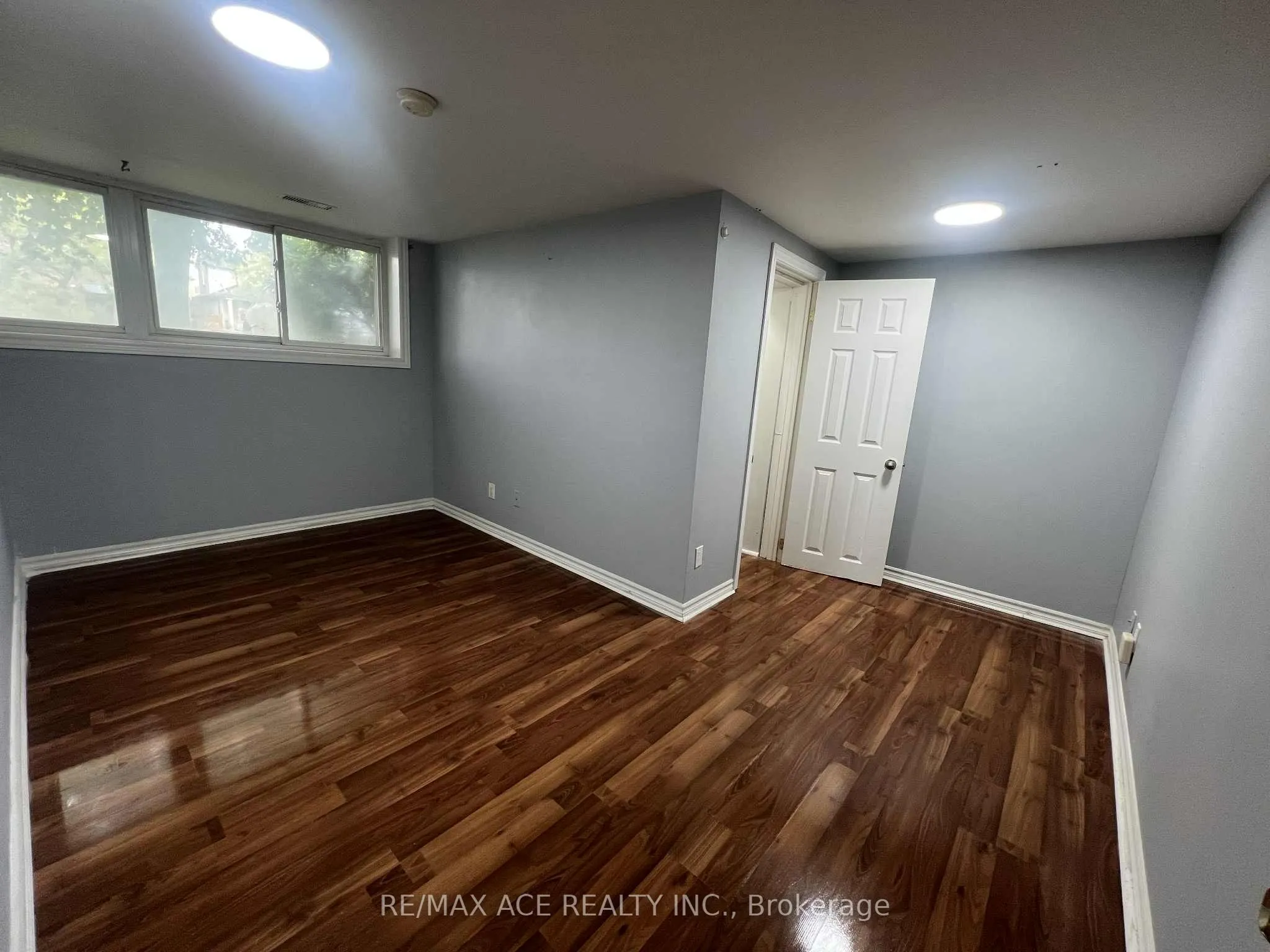 3689 St Clair Avenue E, #Bsmt