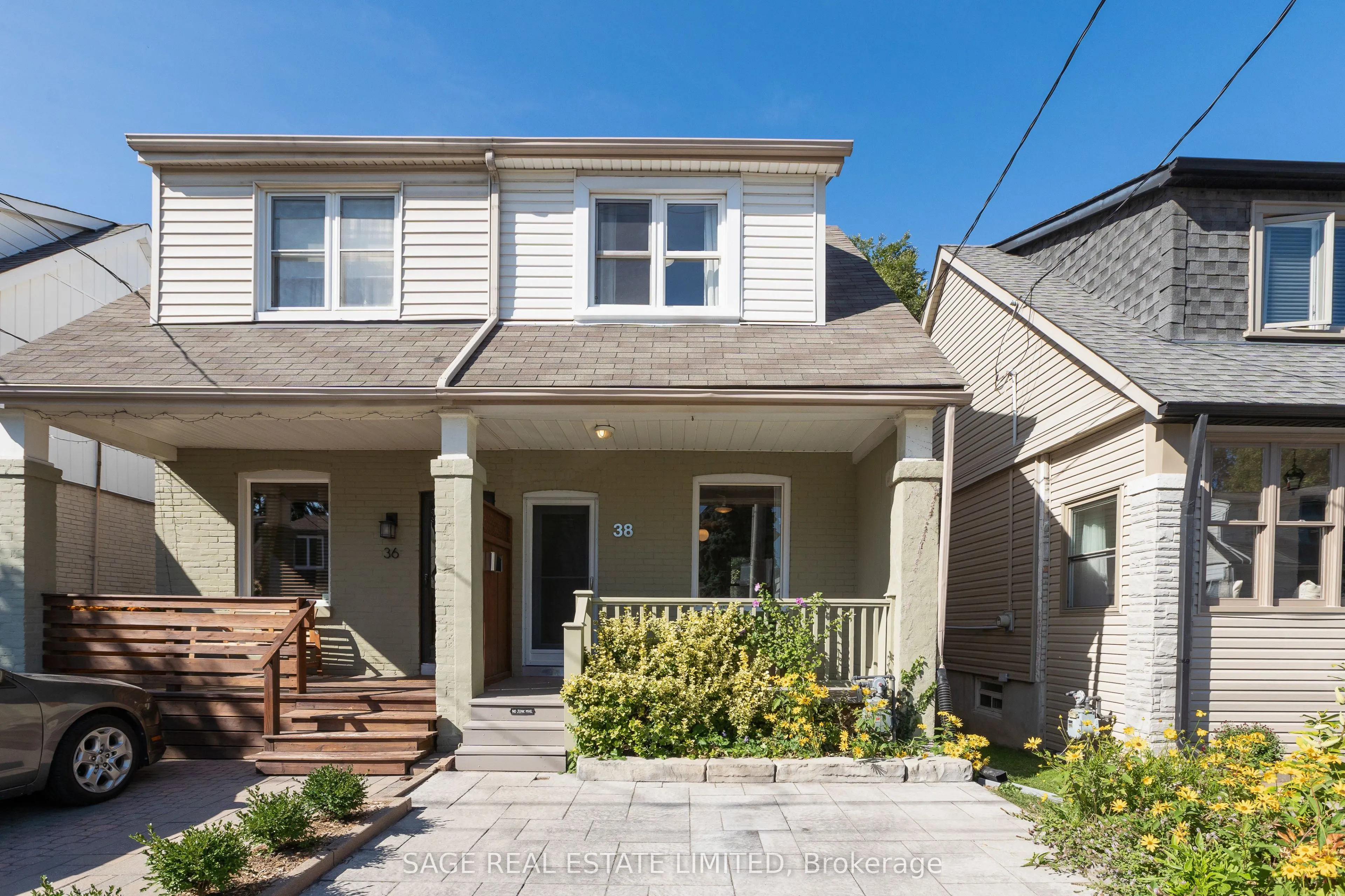 38 Queensdale Avenue