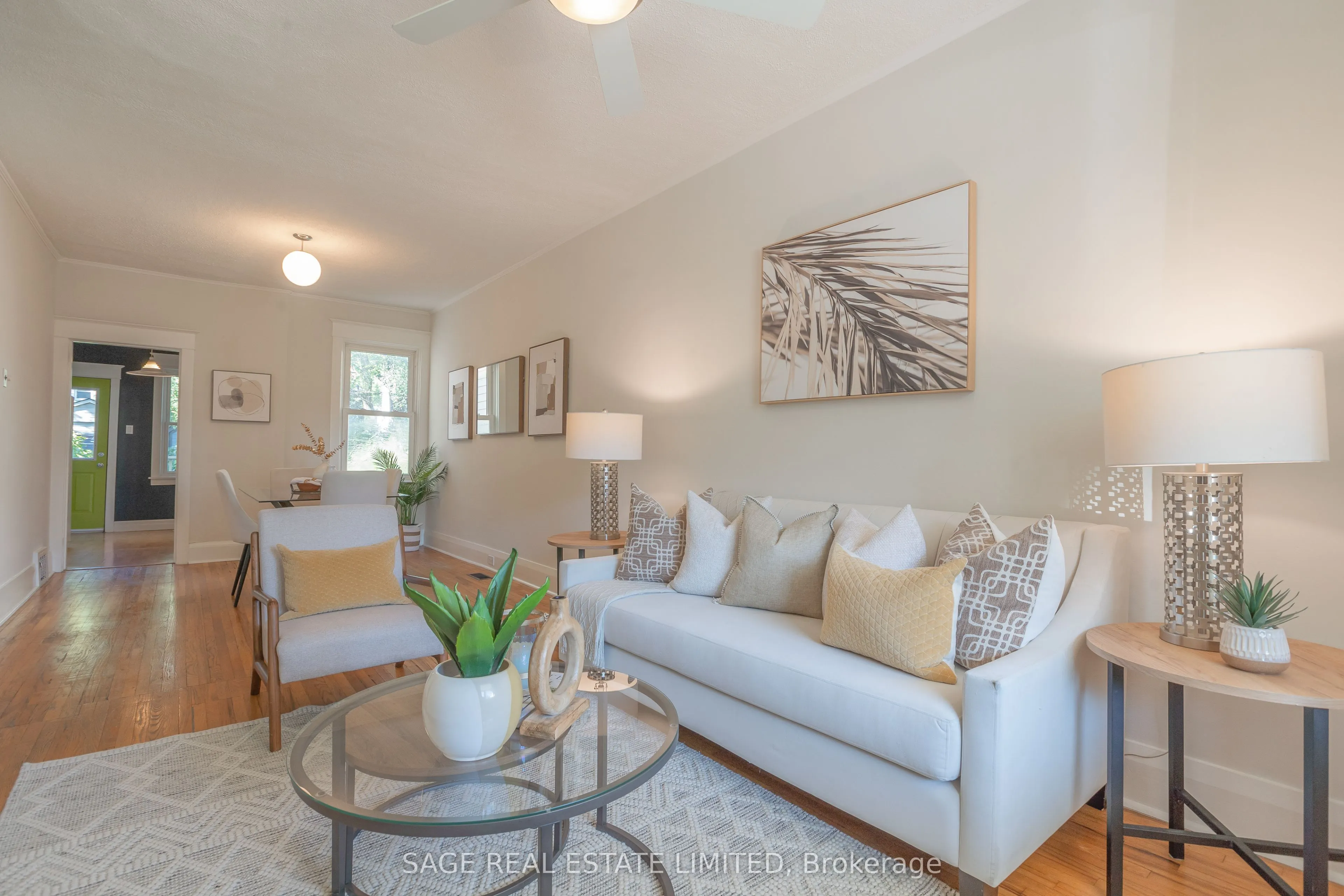 38 Queensdale Avenue