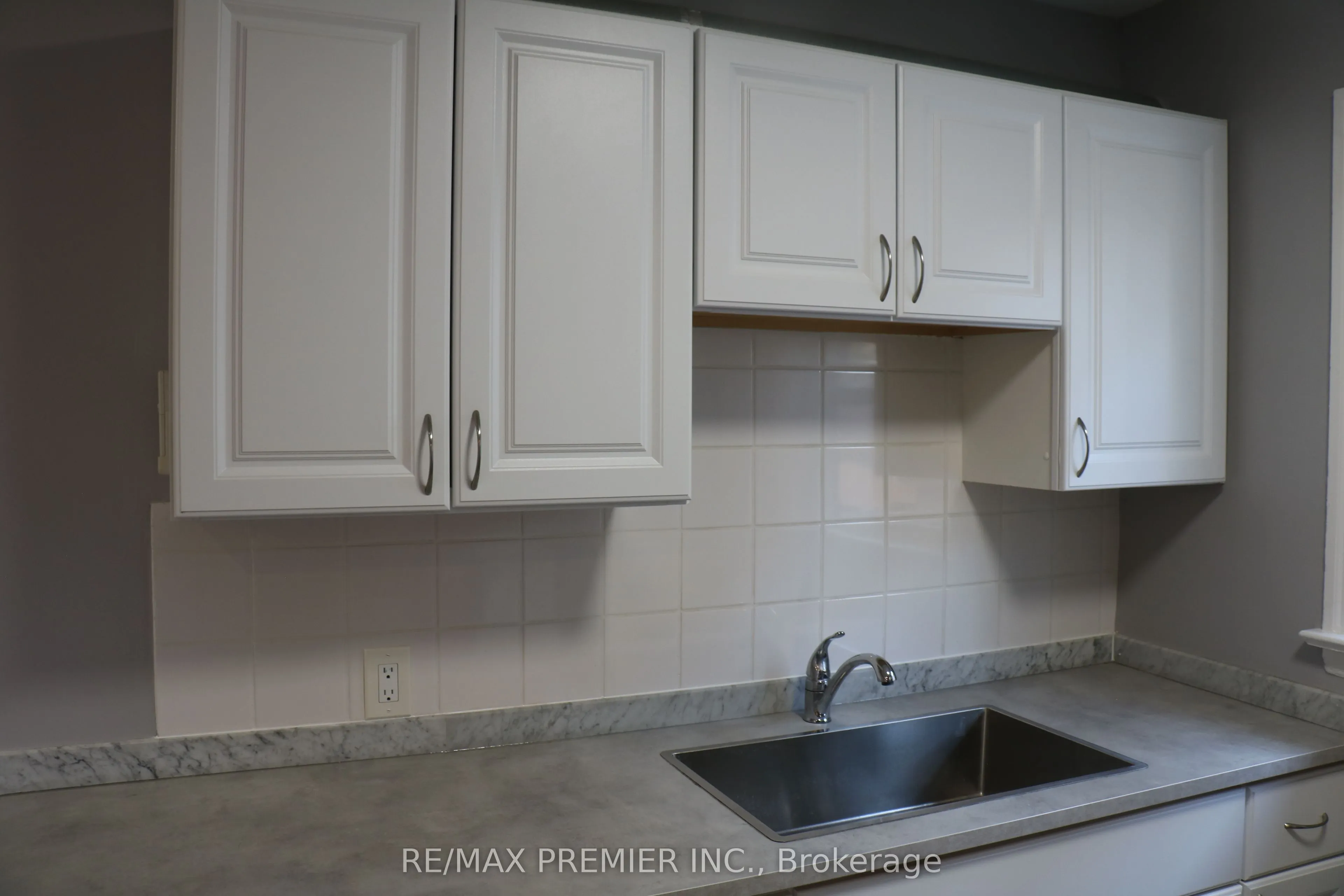 9 Bracebridge Avenue, #UPPER