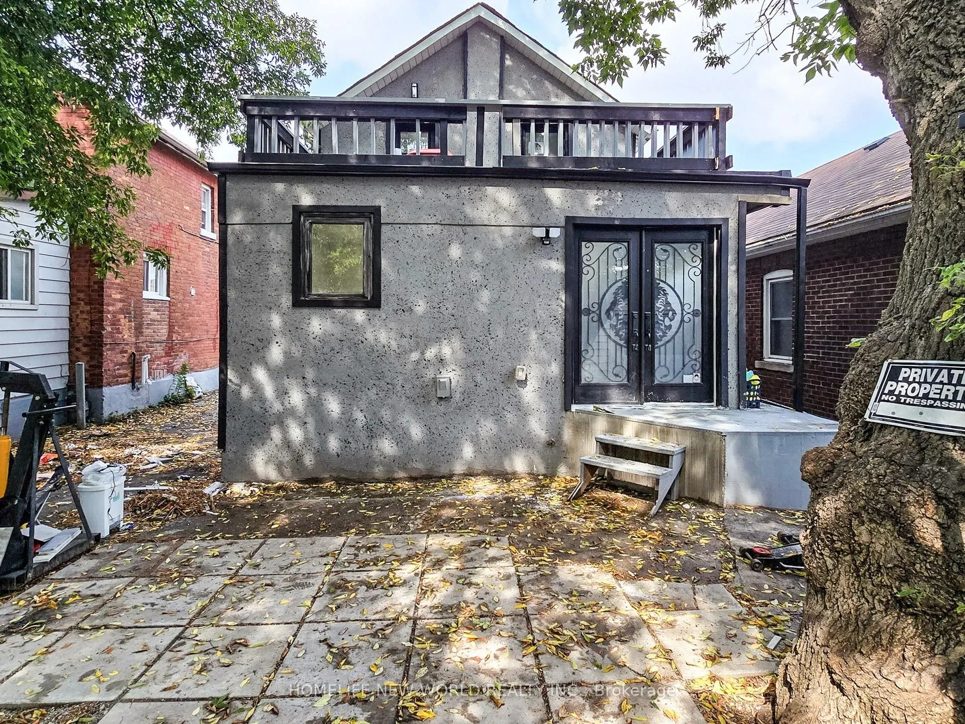 11 Maple Street