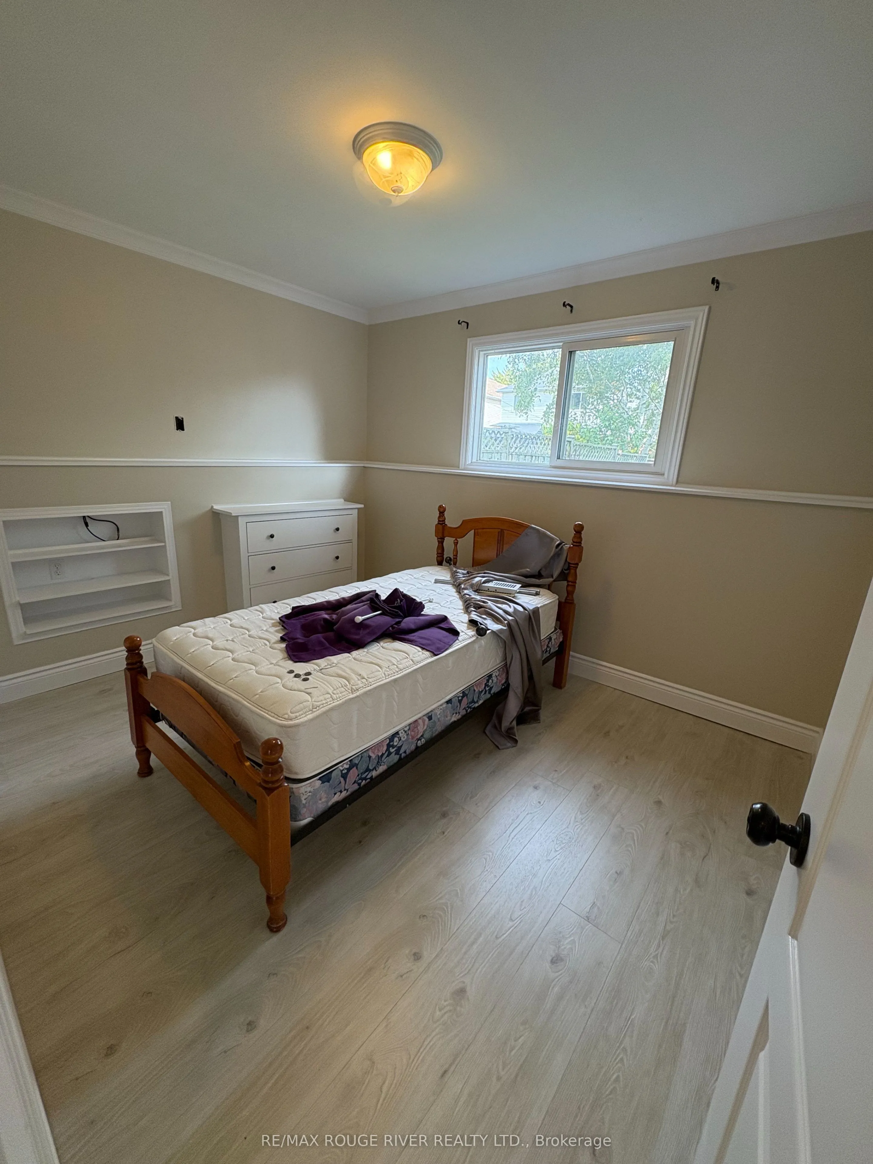 40 Farncomb Crescent, #Lower