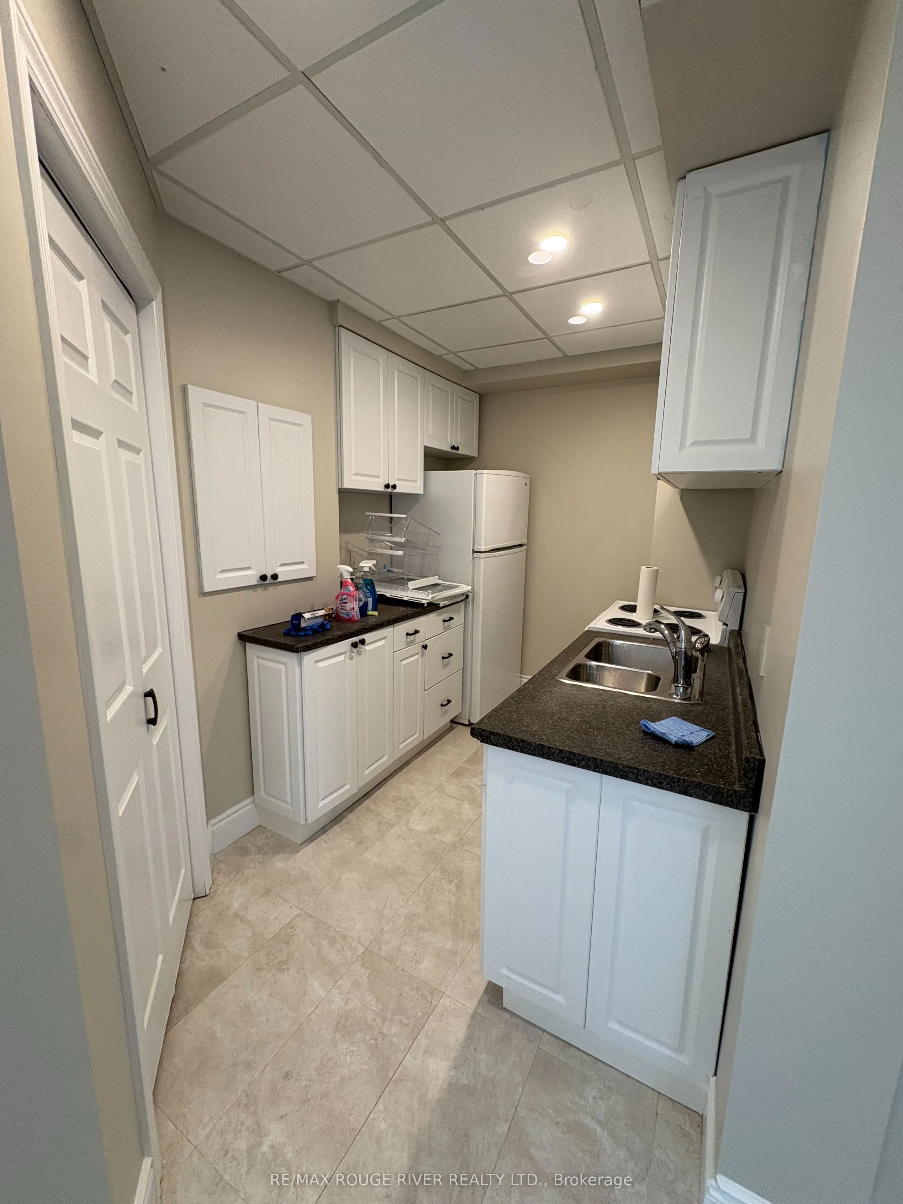 40 Farncomb Crescent, #Lower