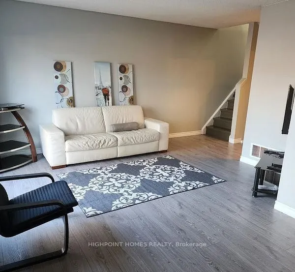 18 Valley Stream Drive