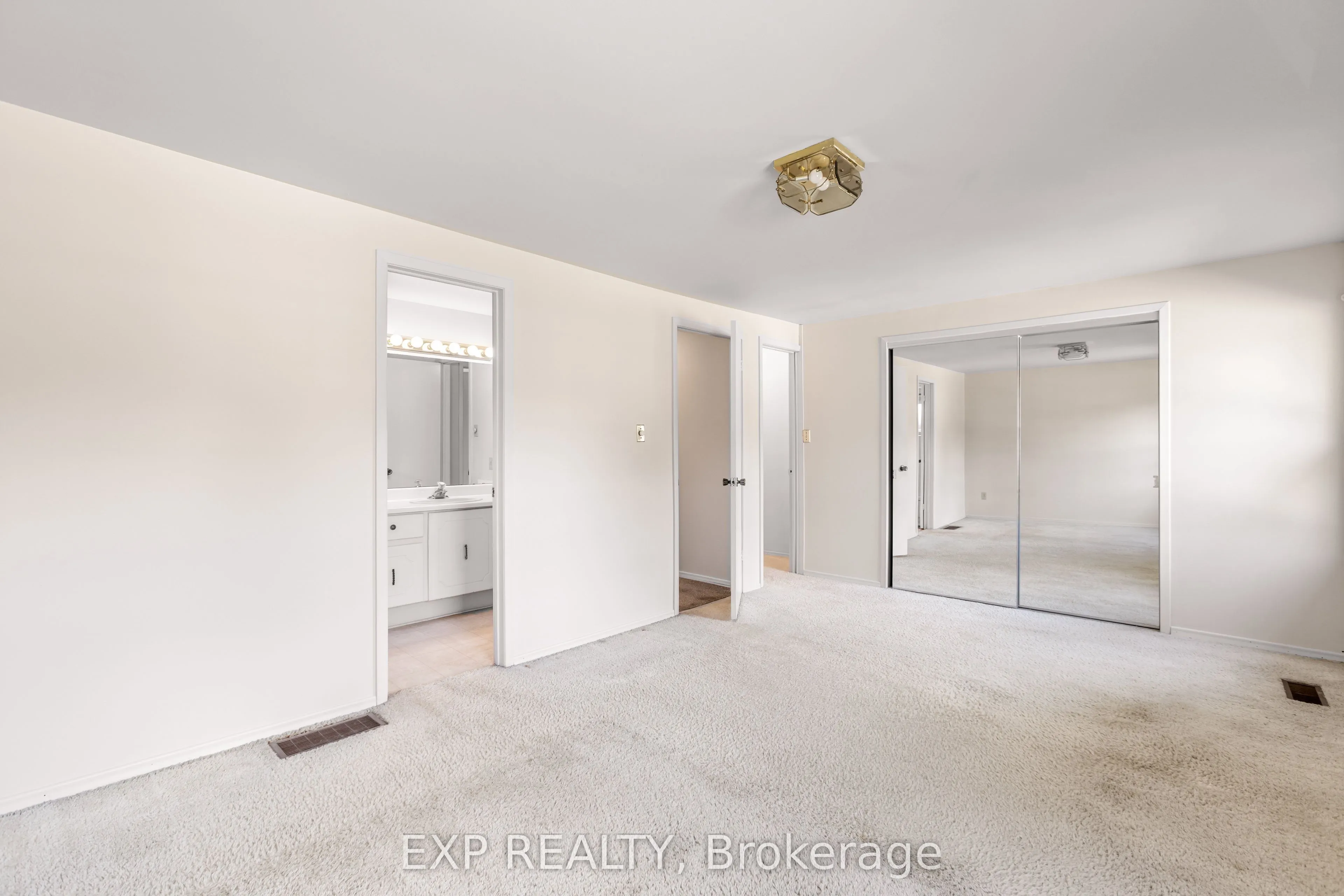 70 Pilkington Crescent