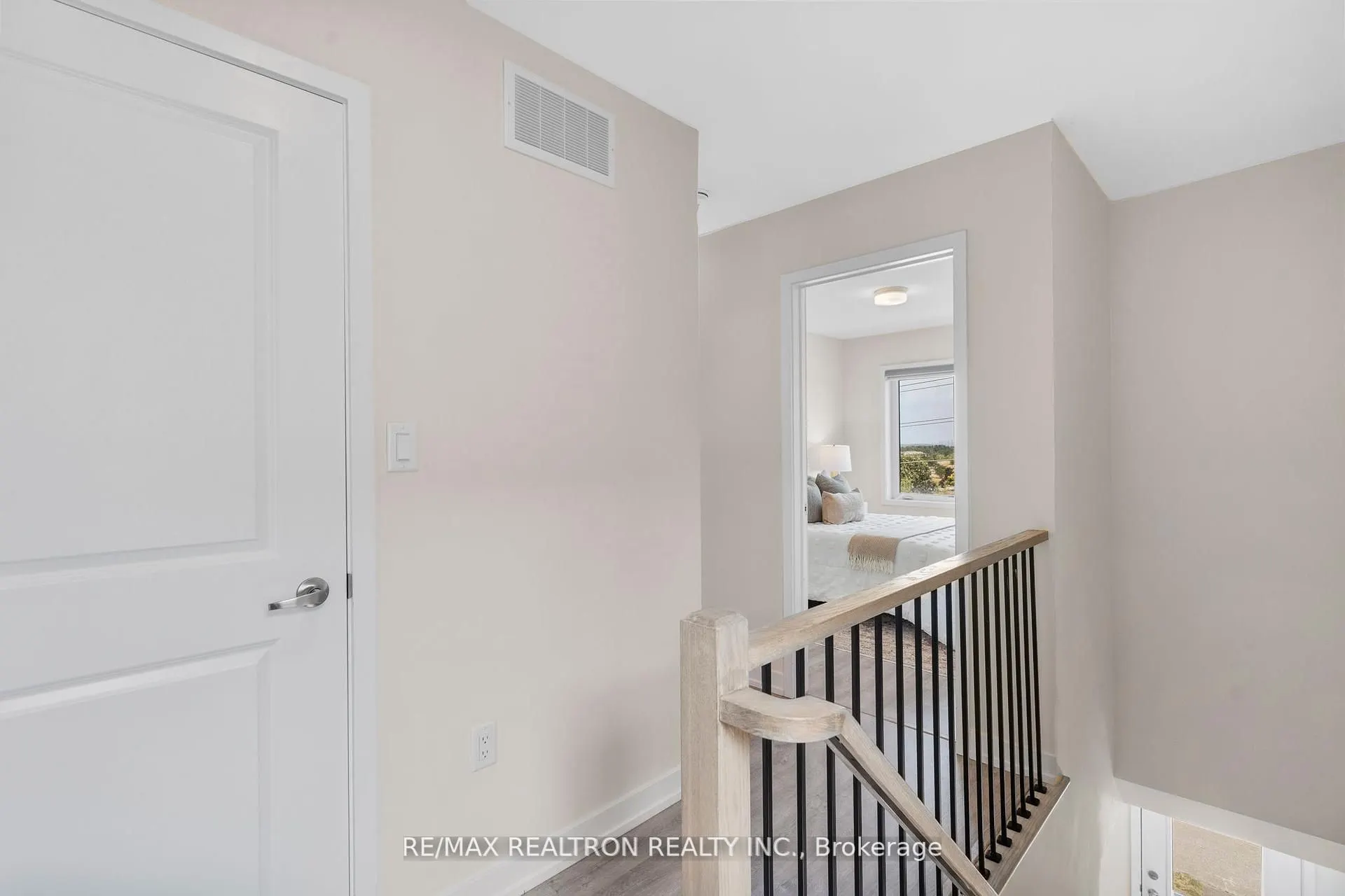2550 Castlegate Crossing, #401
