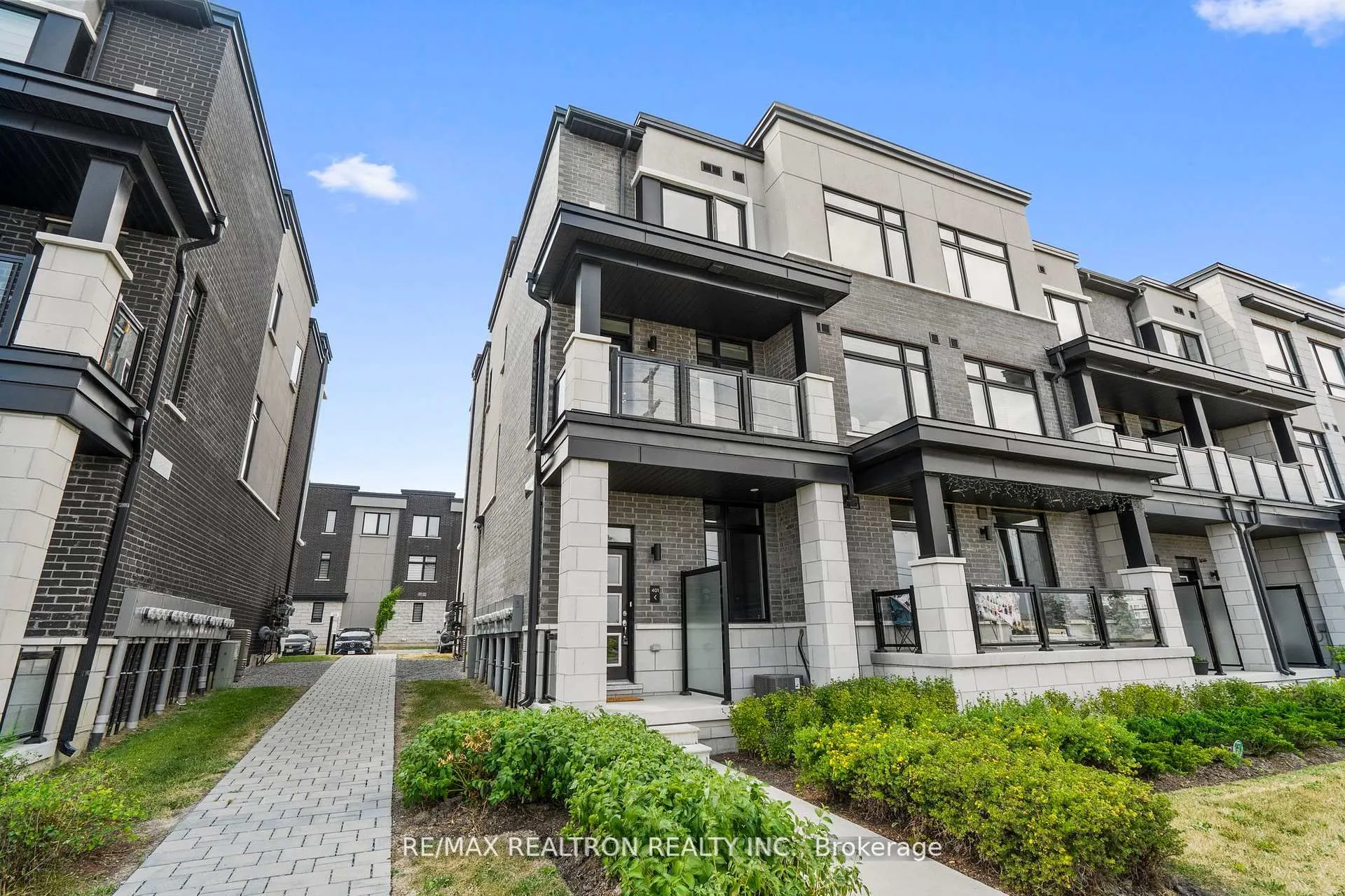 2550 Castlegate Crossing, #401