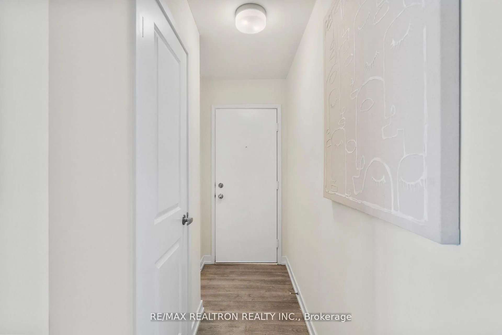 2550 Castlegate Crossing, #401