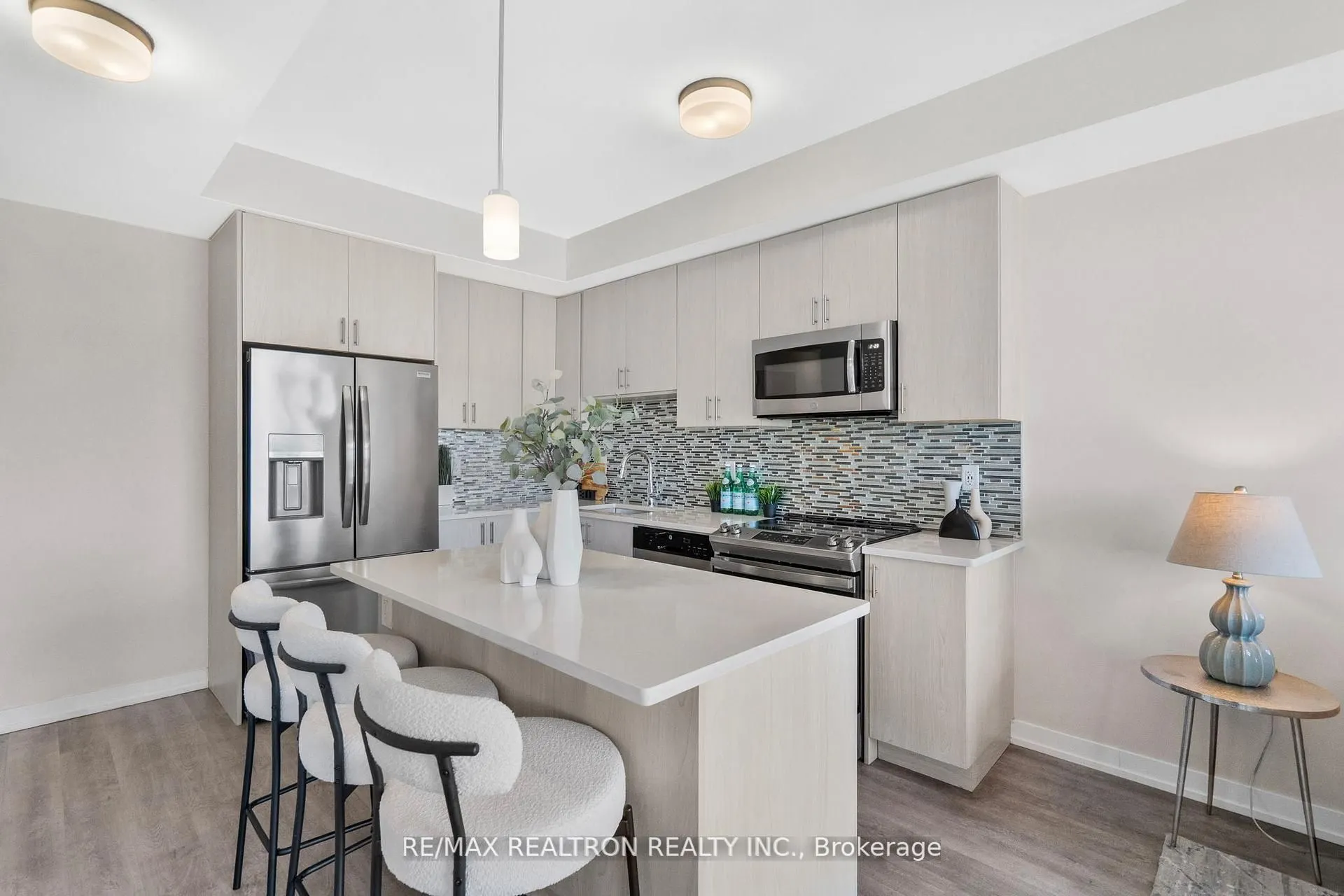 2550 Castlegate Crossing, #401
