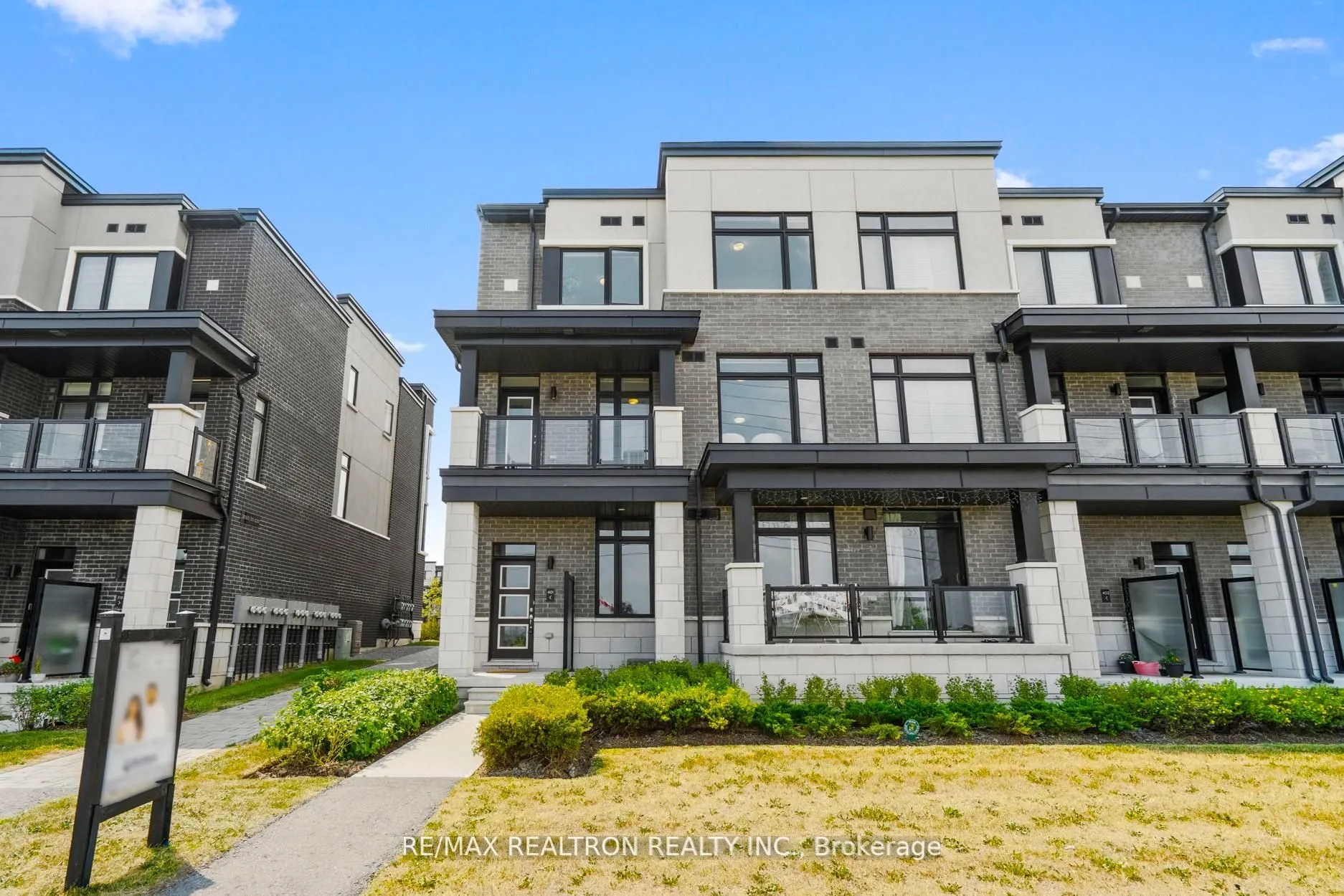 2550 Castlegate Crossing, #401