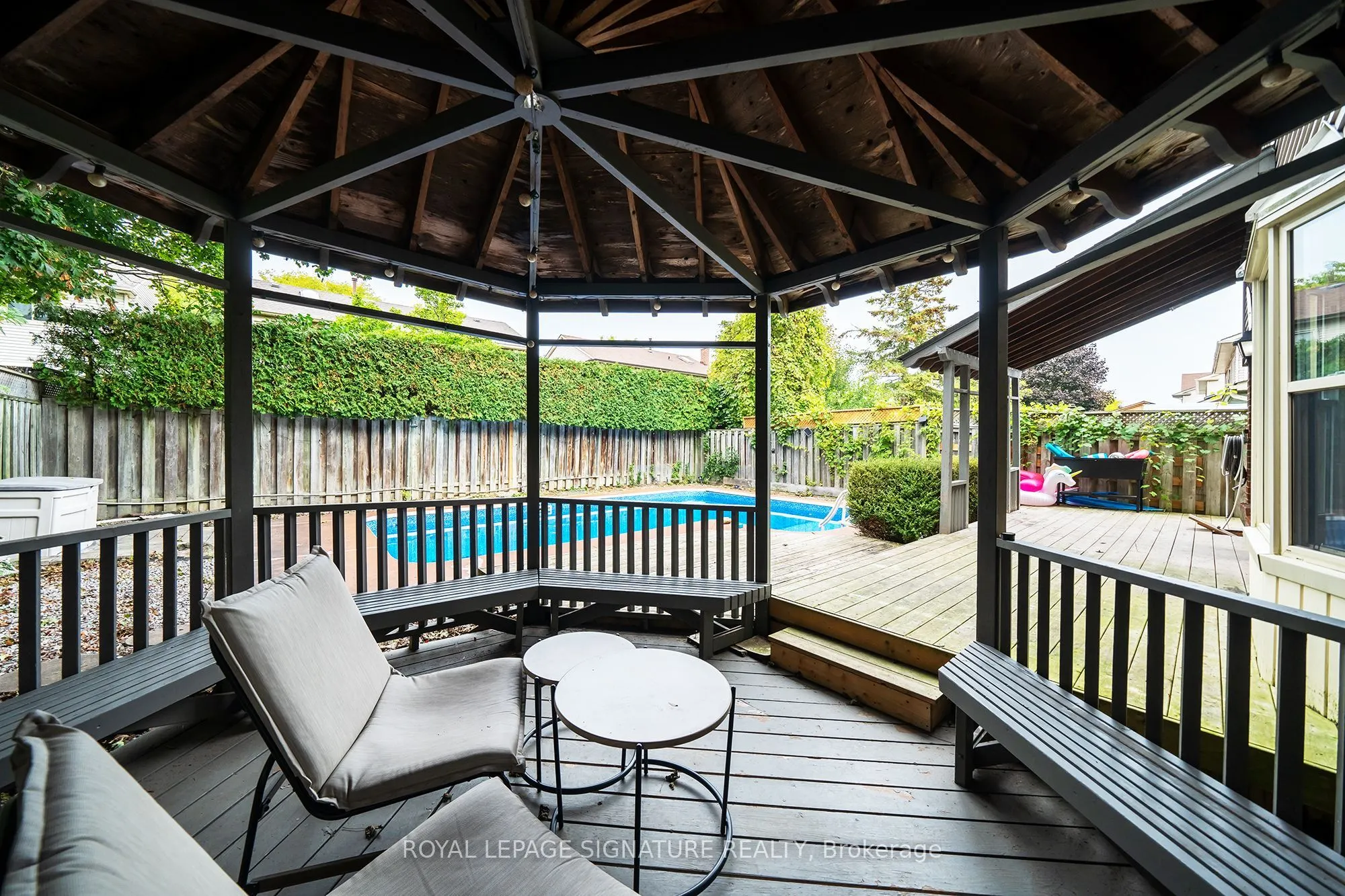 1239 Barnwood Square