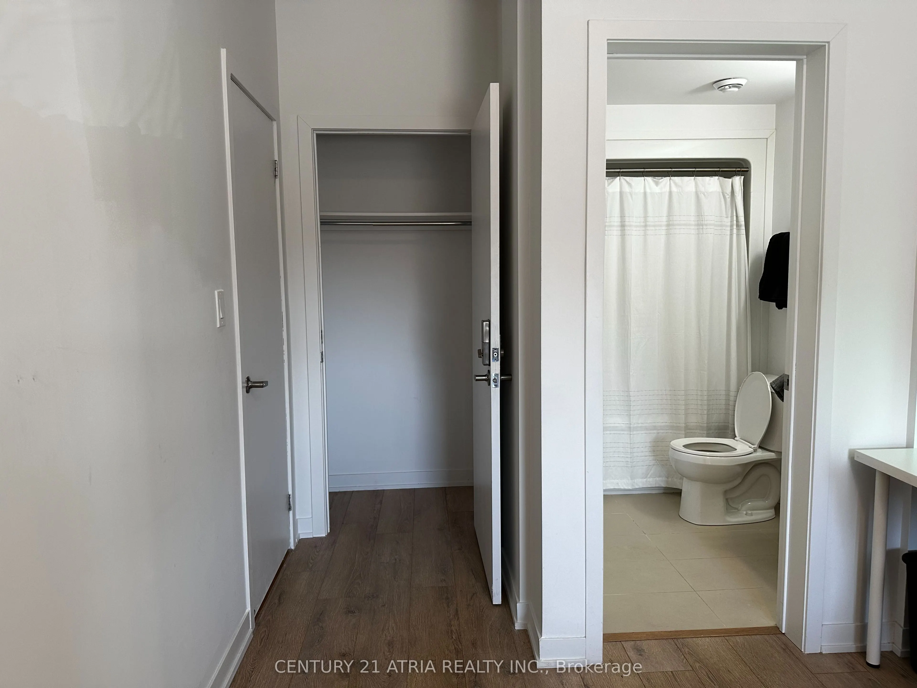 1780 Simcoe Street N, #105