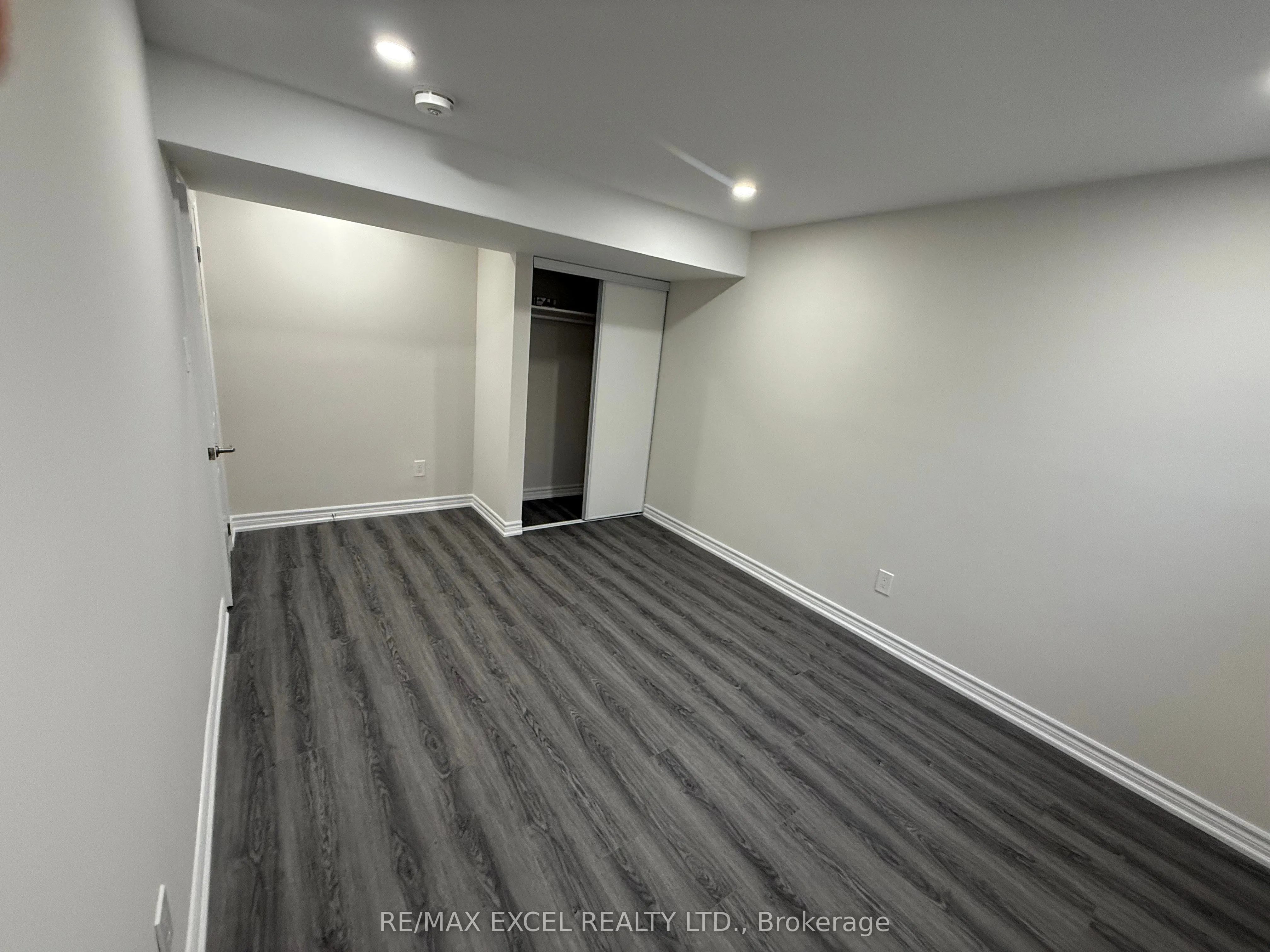 71 Grainger Crescent