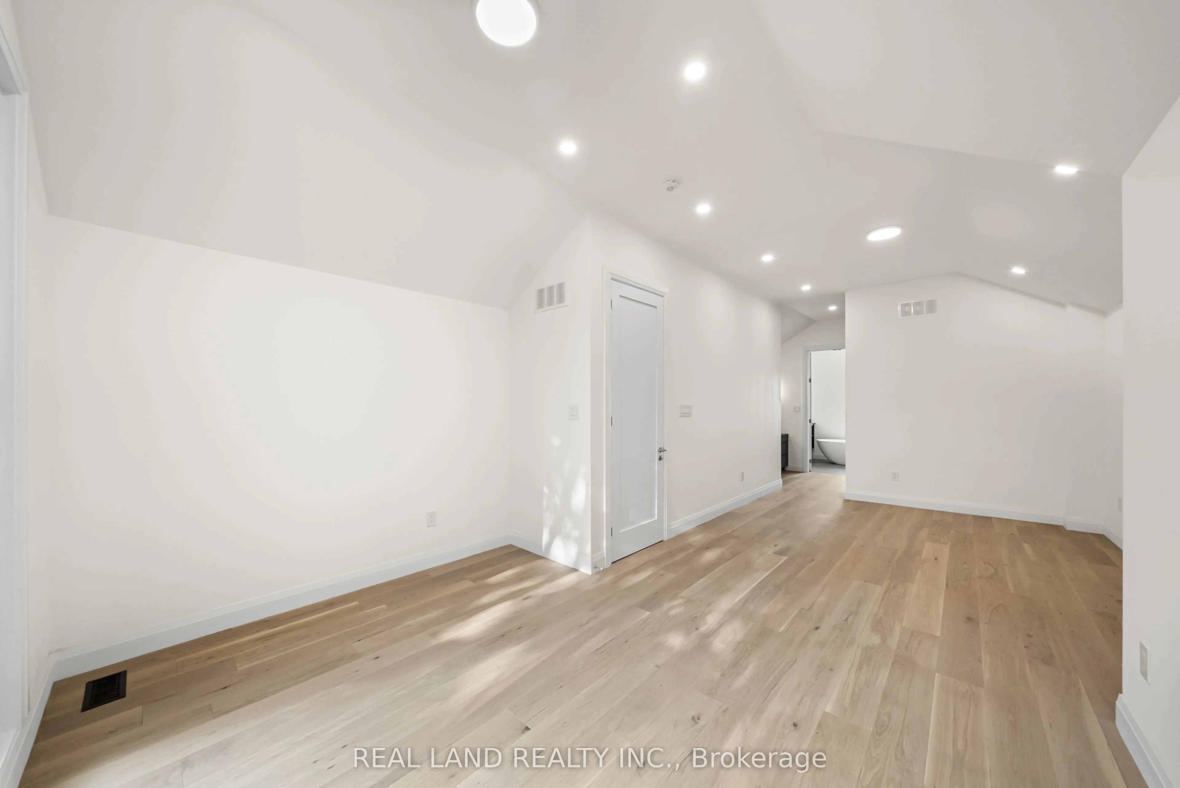 30 Winnifred Avenue