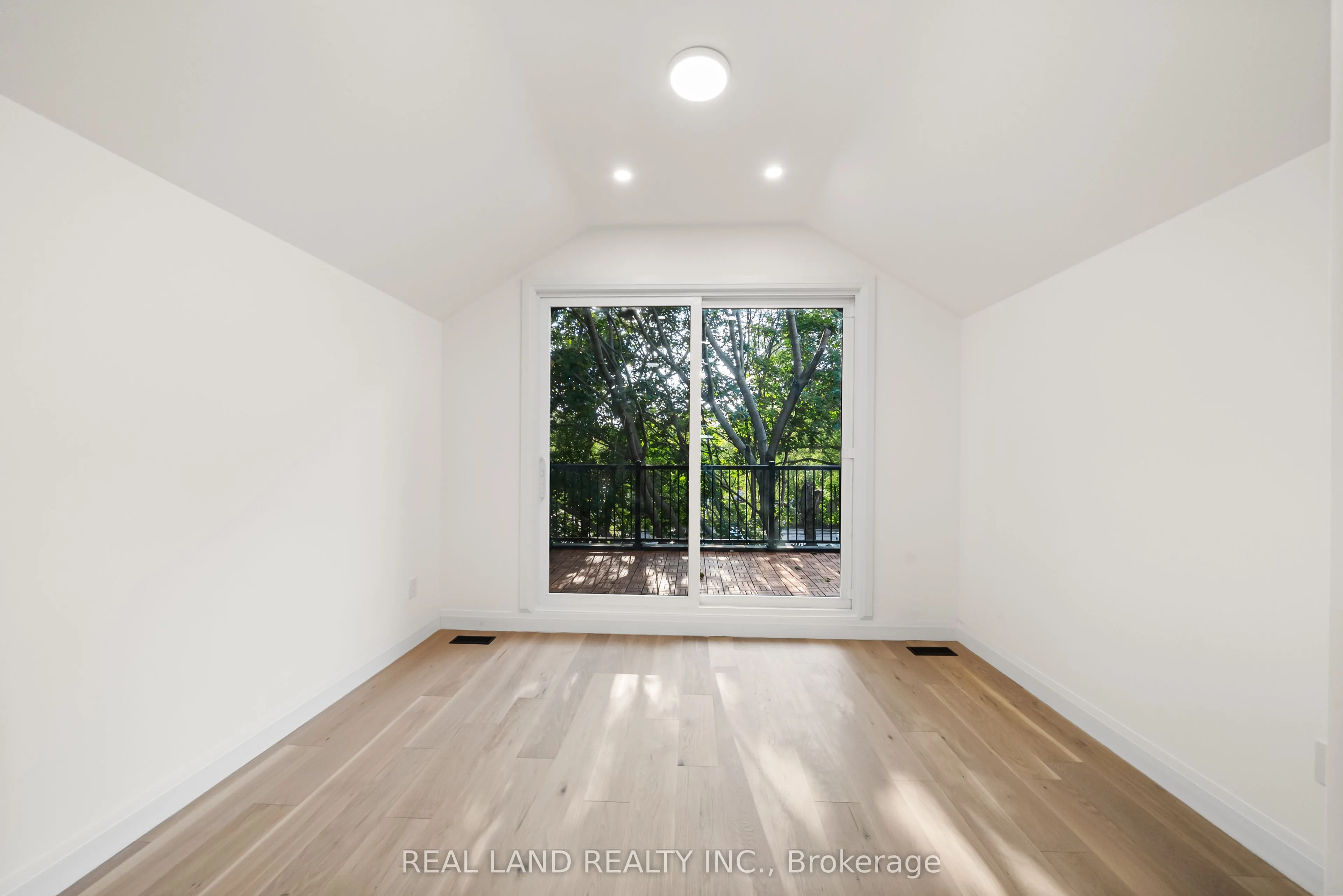 30 Winnifred Avenue