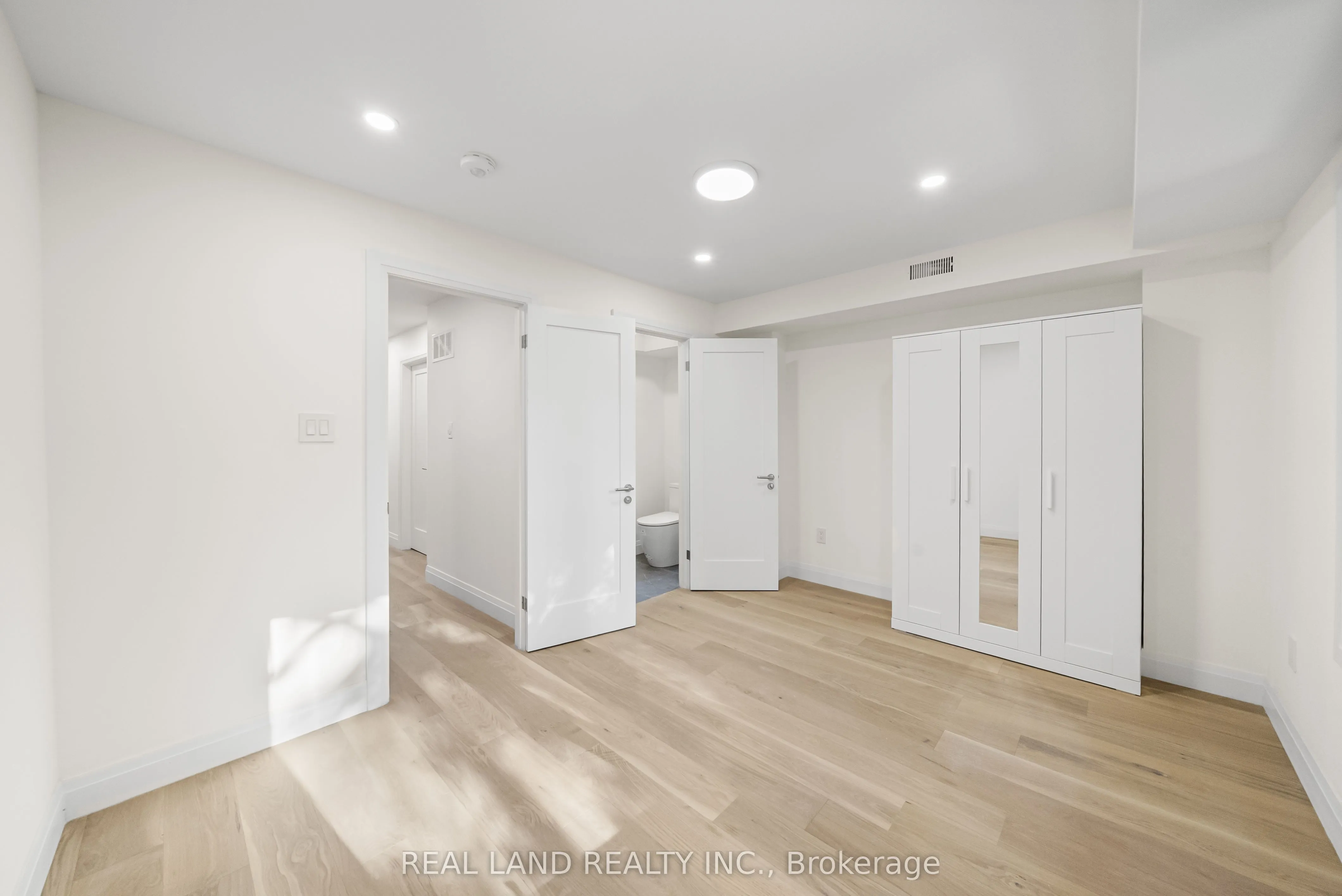 30 Winnifred Avenue