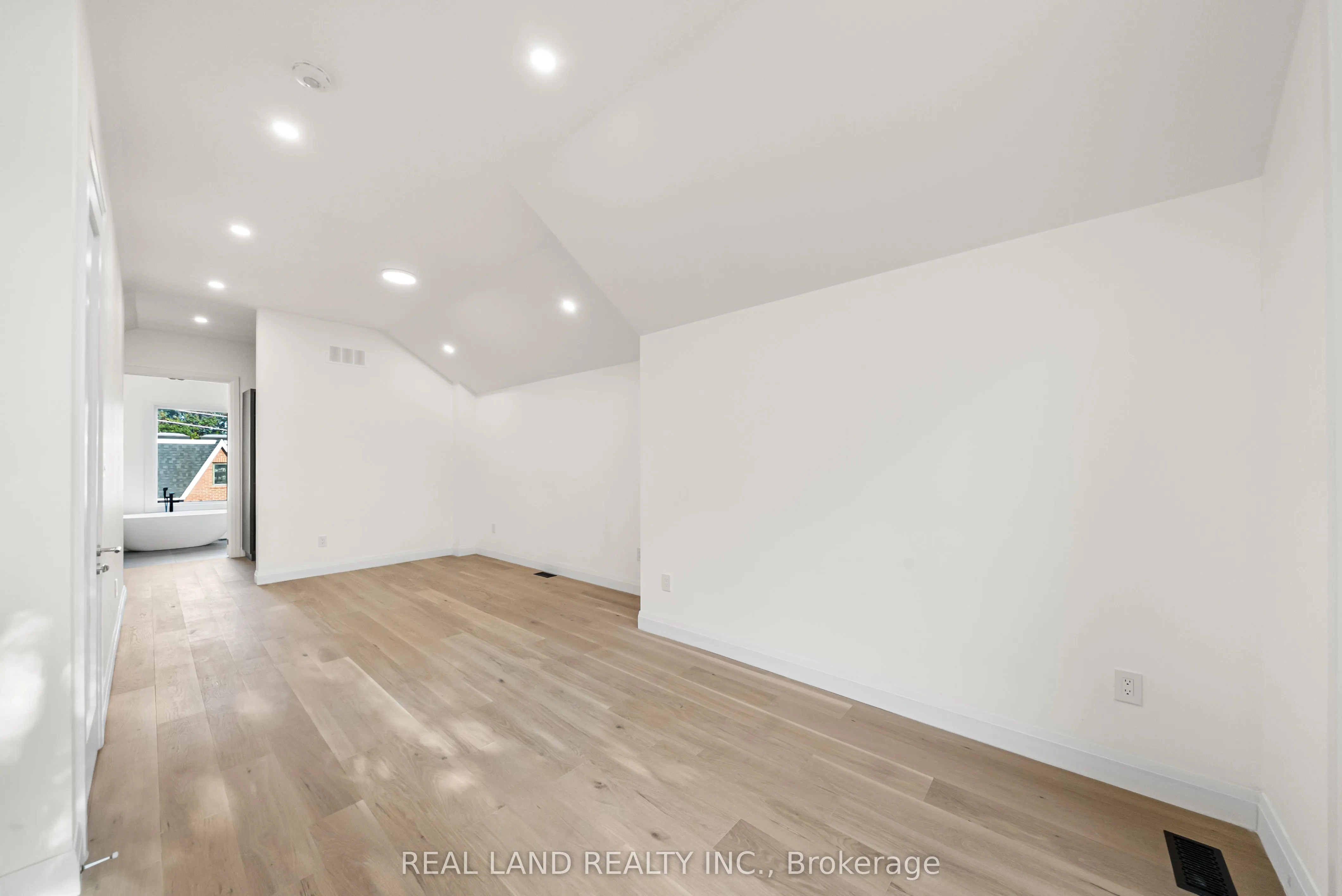 30 Winnifred Avenue