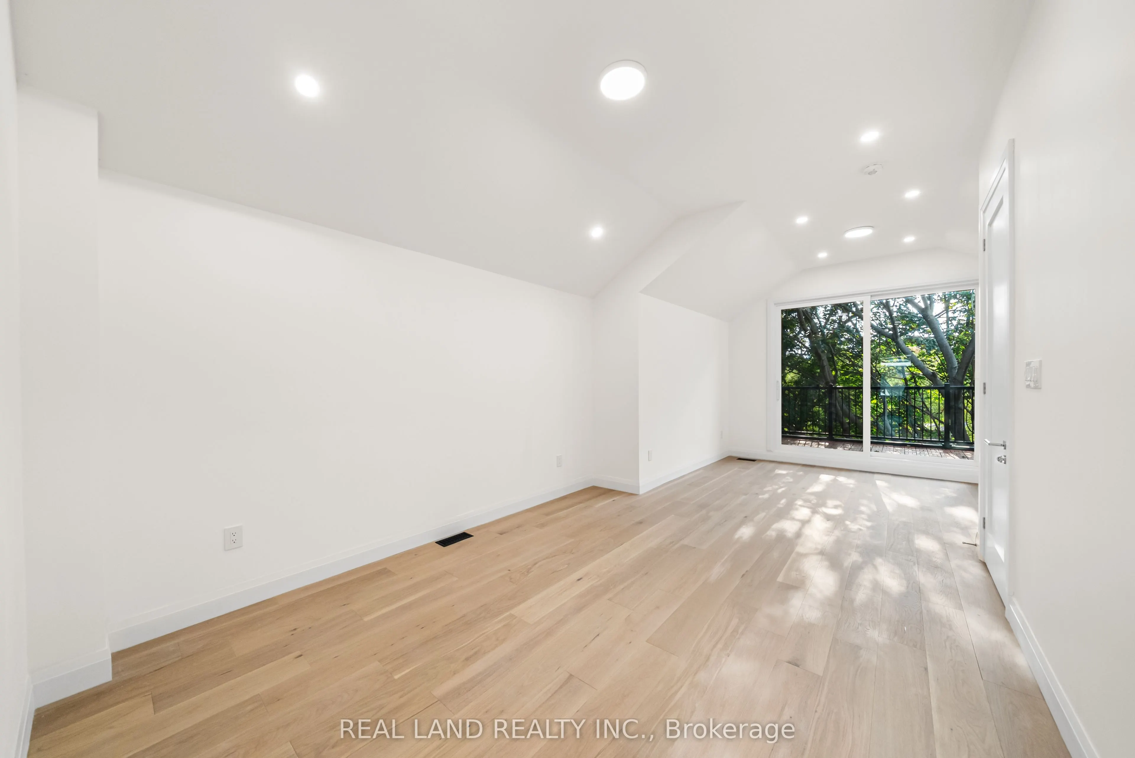 30 Winnifred Avenue