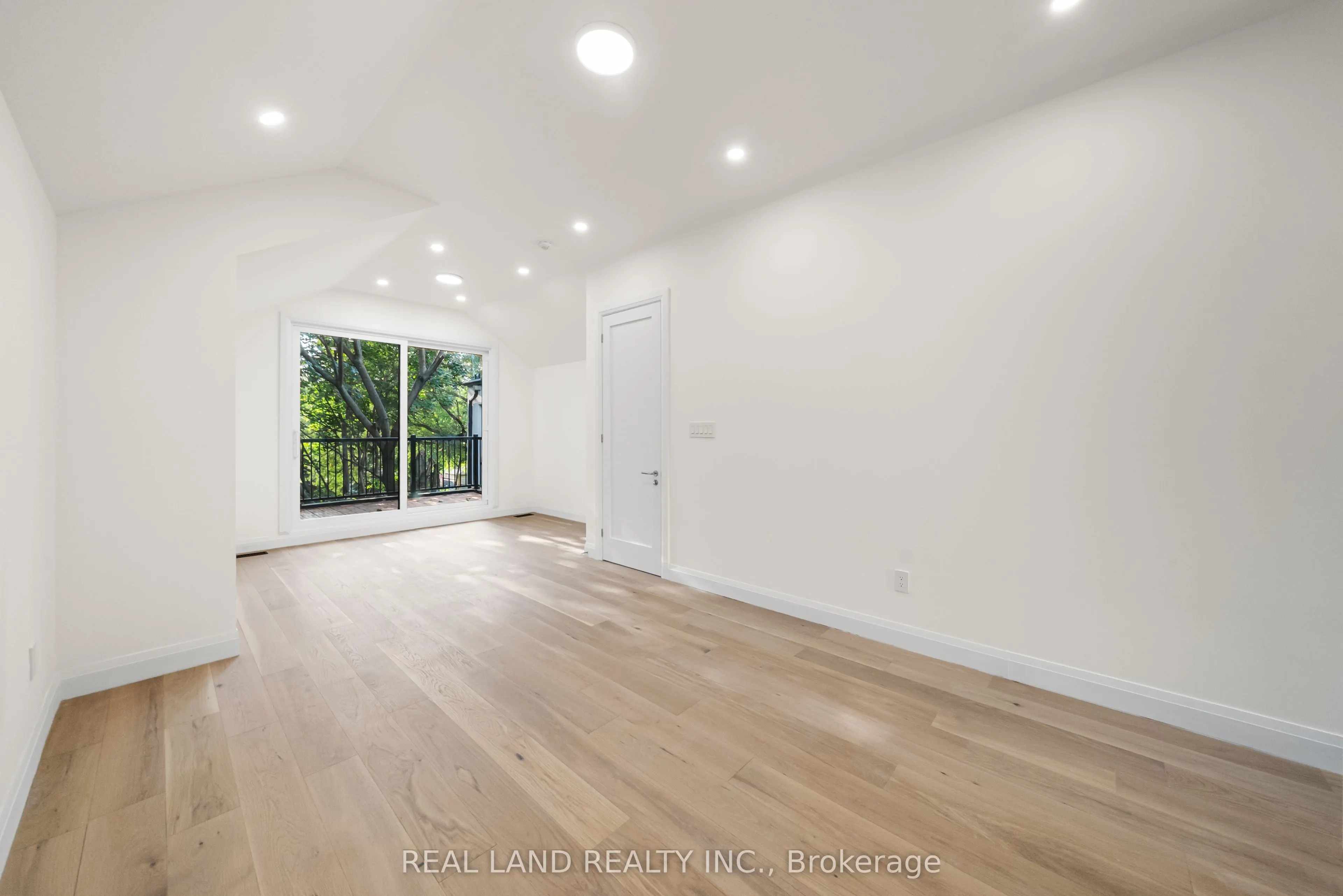 30 Winnifred Avenue